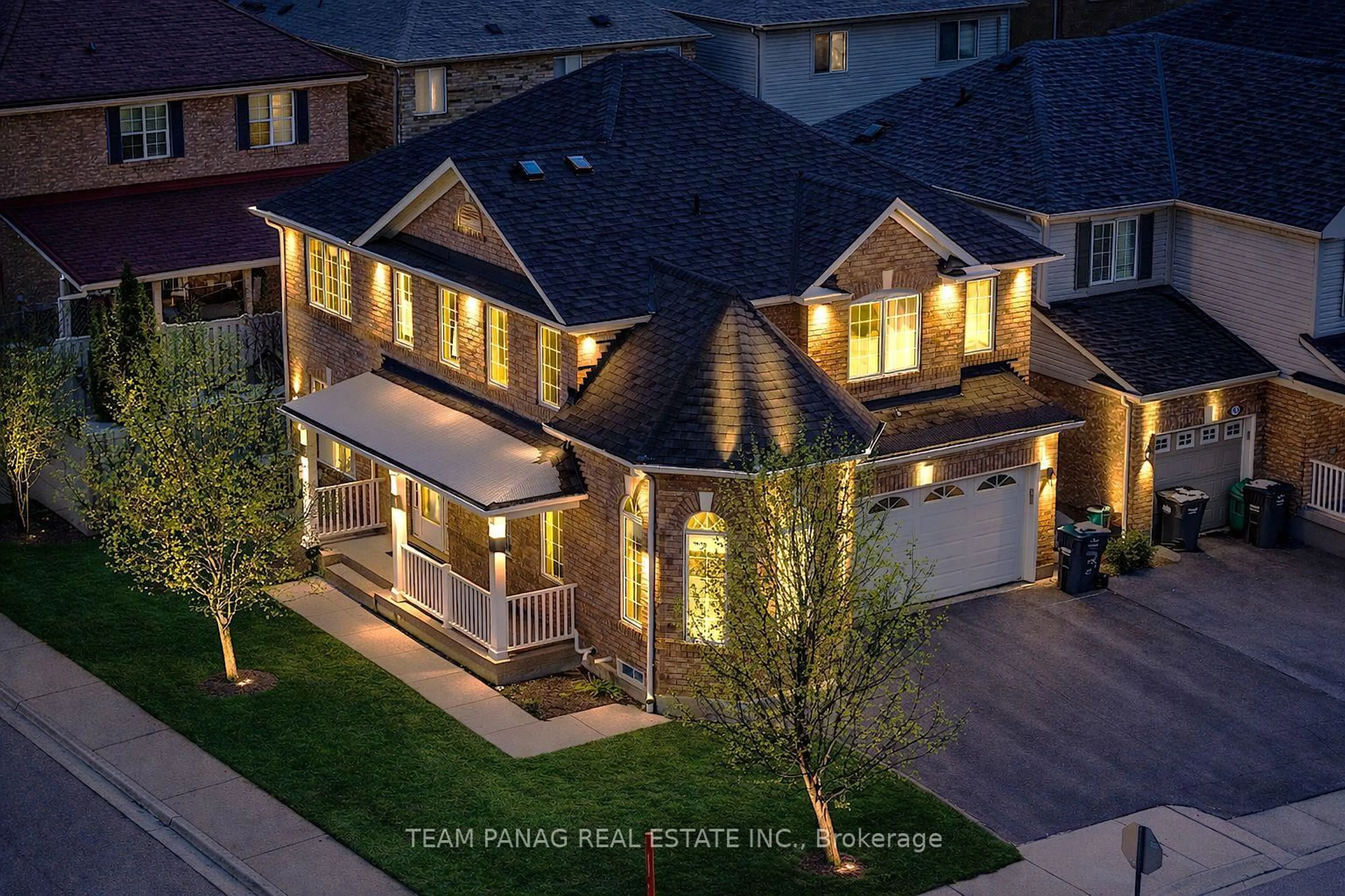 A pic from outside/outdoor area/front of a property/back of a property/a pic from drone, street for 3 Decker Hollow Circ, Brampton Ontario L6X 0L1