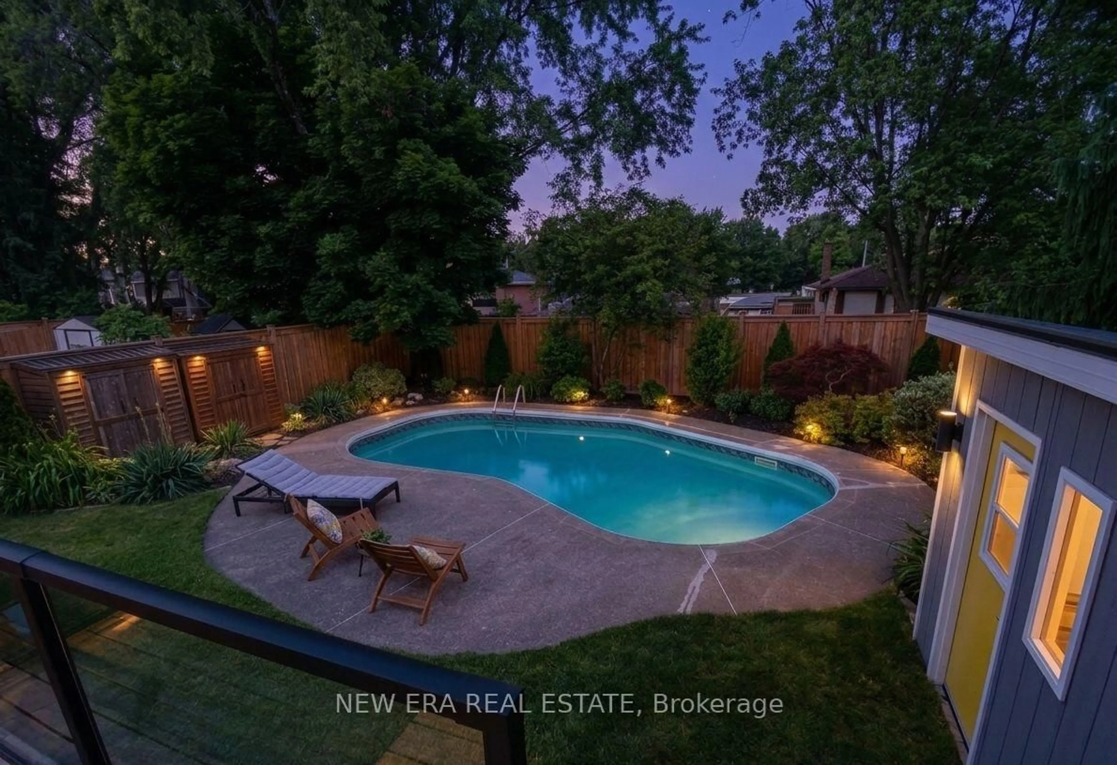Pool for 2611 Truscott Dr, Mississauga Ontario L5J 2B6