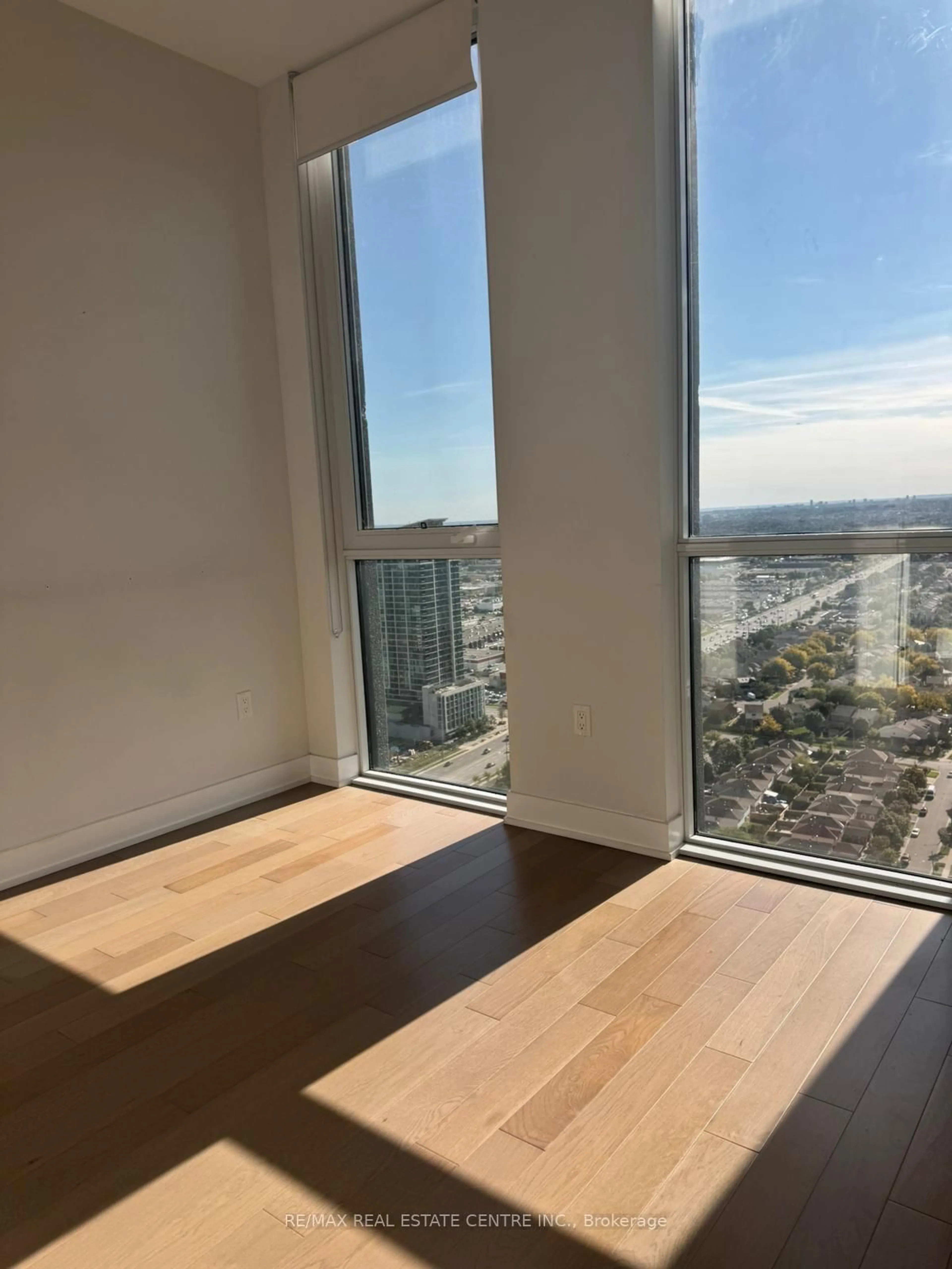 A pic of a room for 4055 Parkside Village Dr #PH1, Mississauga Ontario L5B 0K8