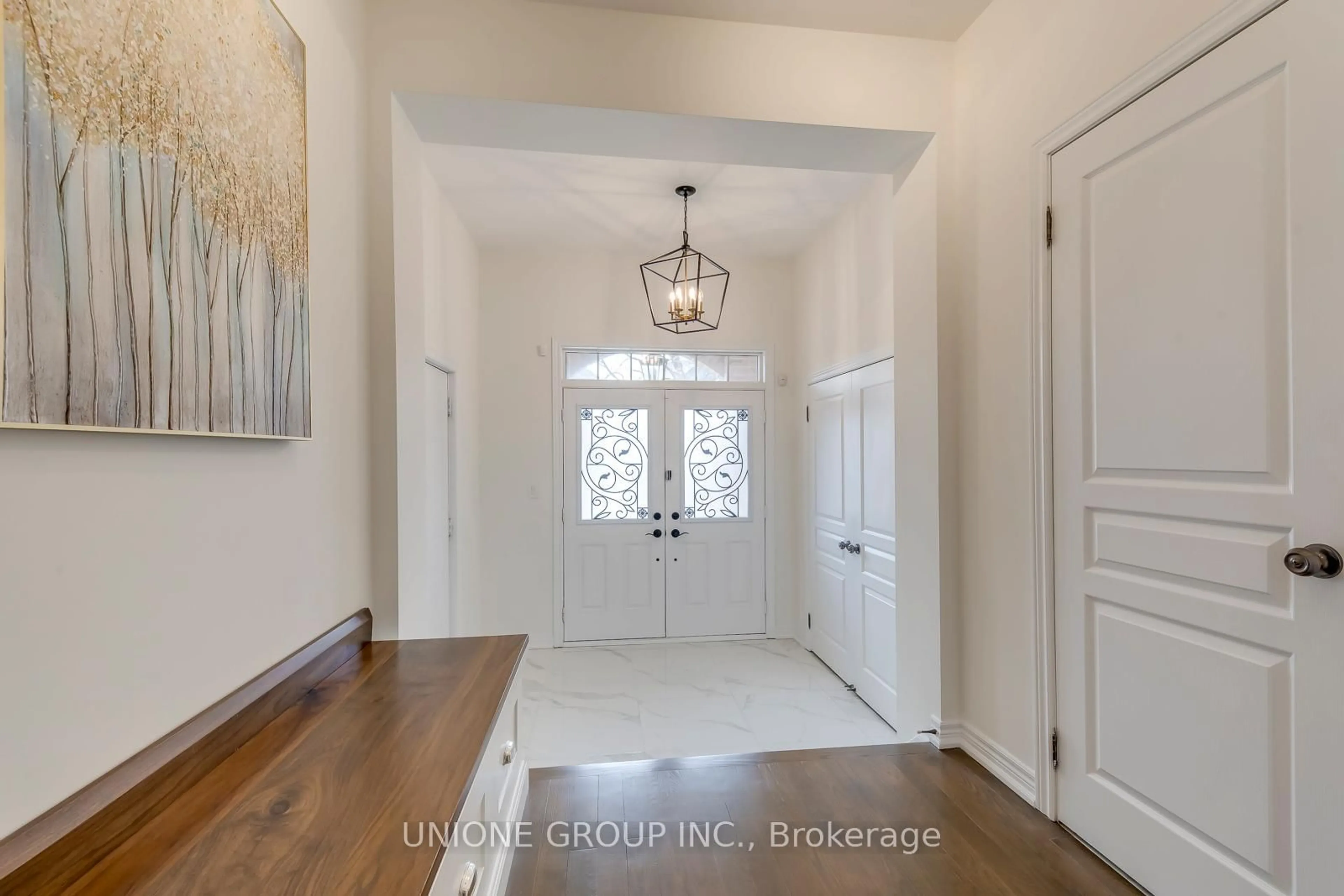 Indoor entryway for 3319 Stalybridge Dr, Oakville Ontario L6M 0L1