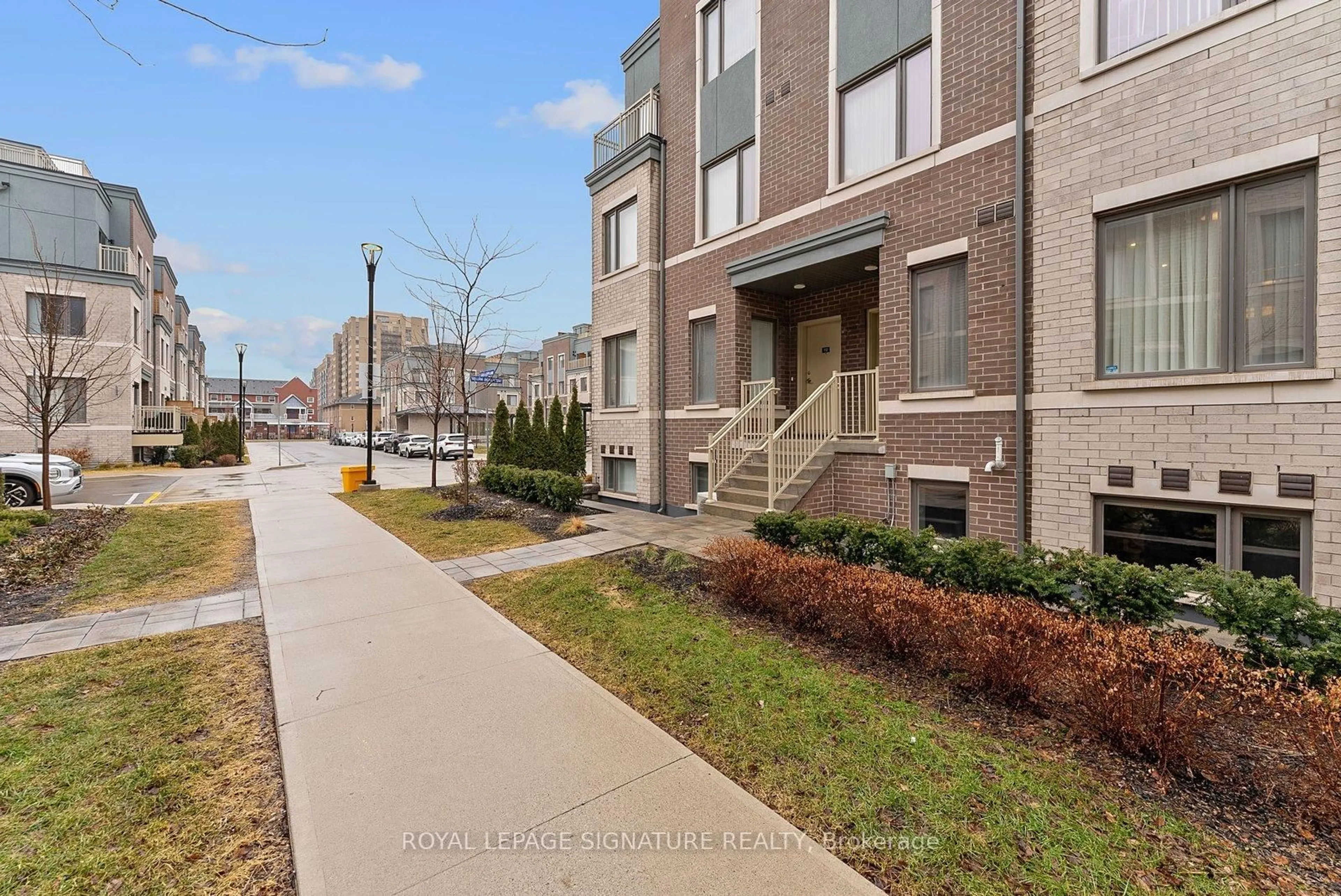 Patio, street for 30 William Jackson Way #TH114, Toronto Ontario M8V 0J7