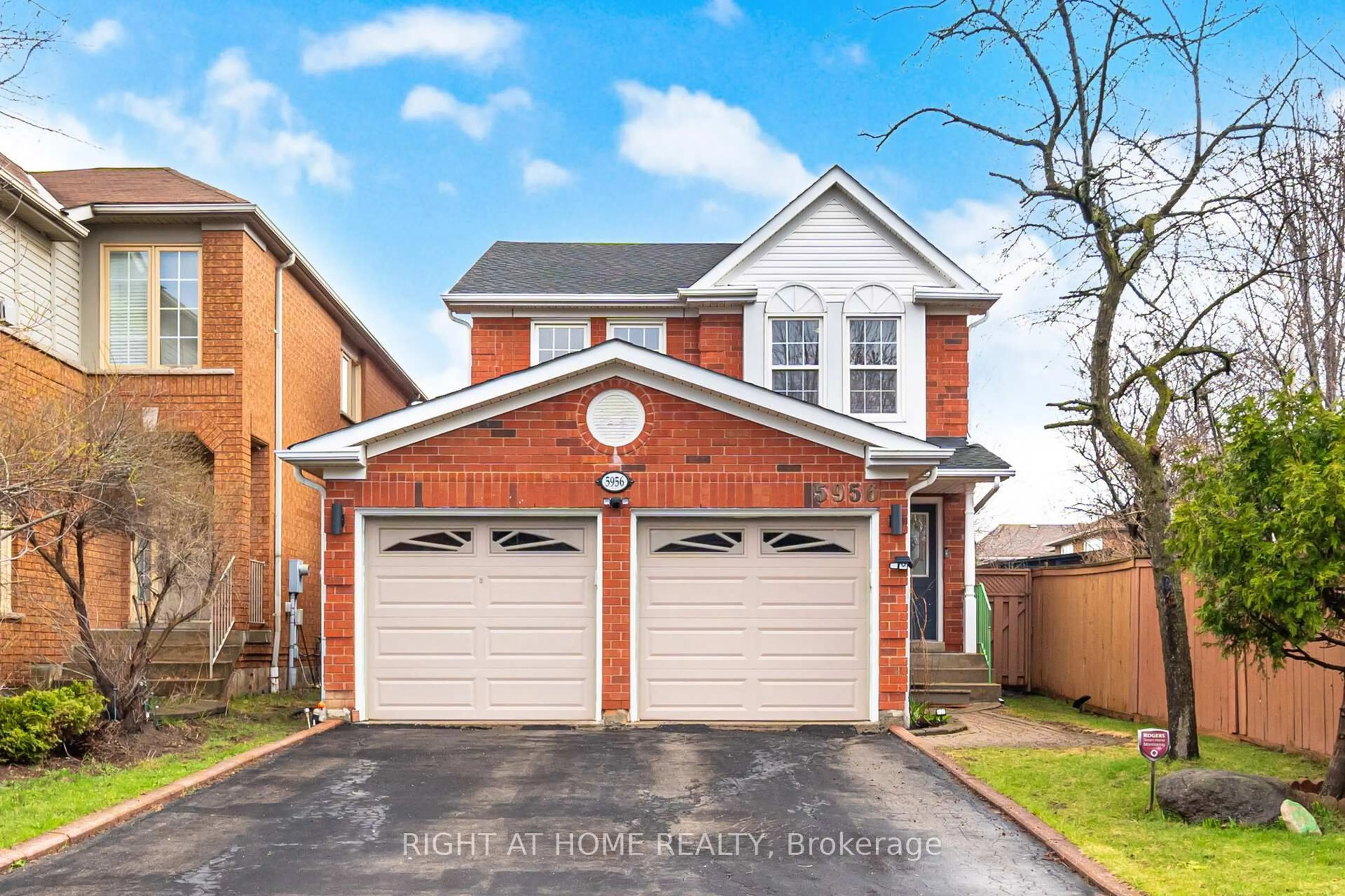 Home with brick exterior material, street for 5956 Dalebrook Cres, Mississauga Ontario L5M 5S1