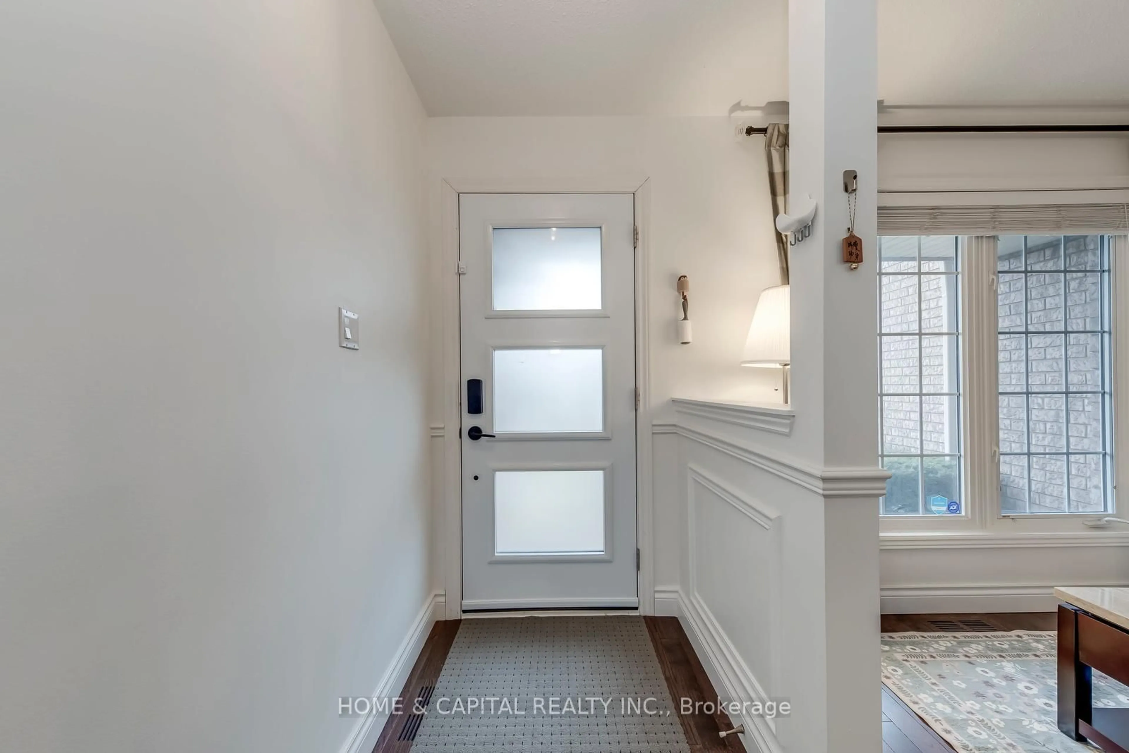 Indoor entryway for 2287 KINGFISHER Crt, Oakville Ontario L6M 3Z3