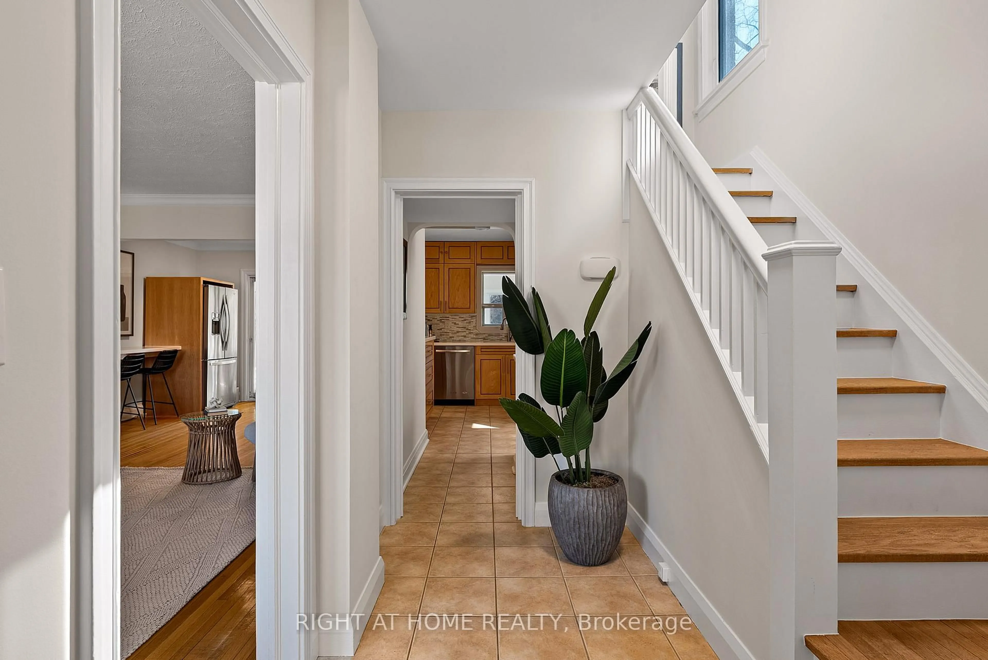 Indoor entryway for 61 Central St, Toronto Ontario M8V 2R6