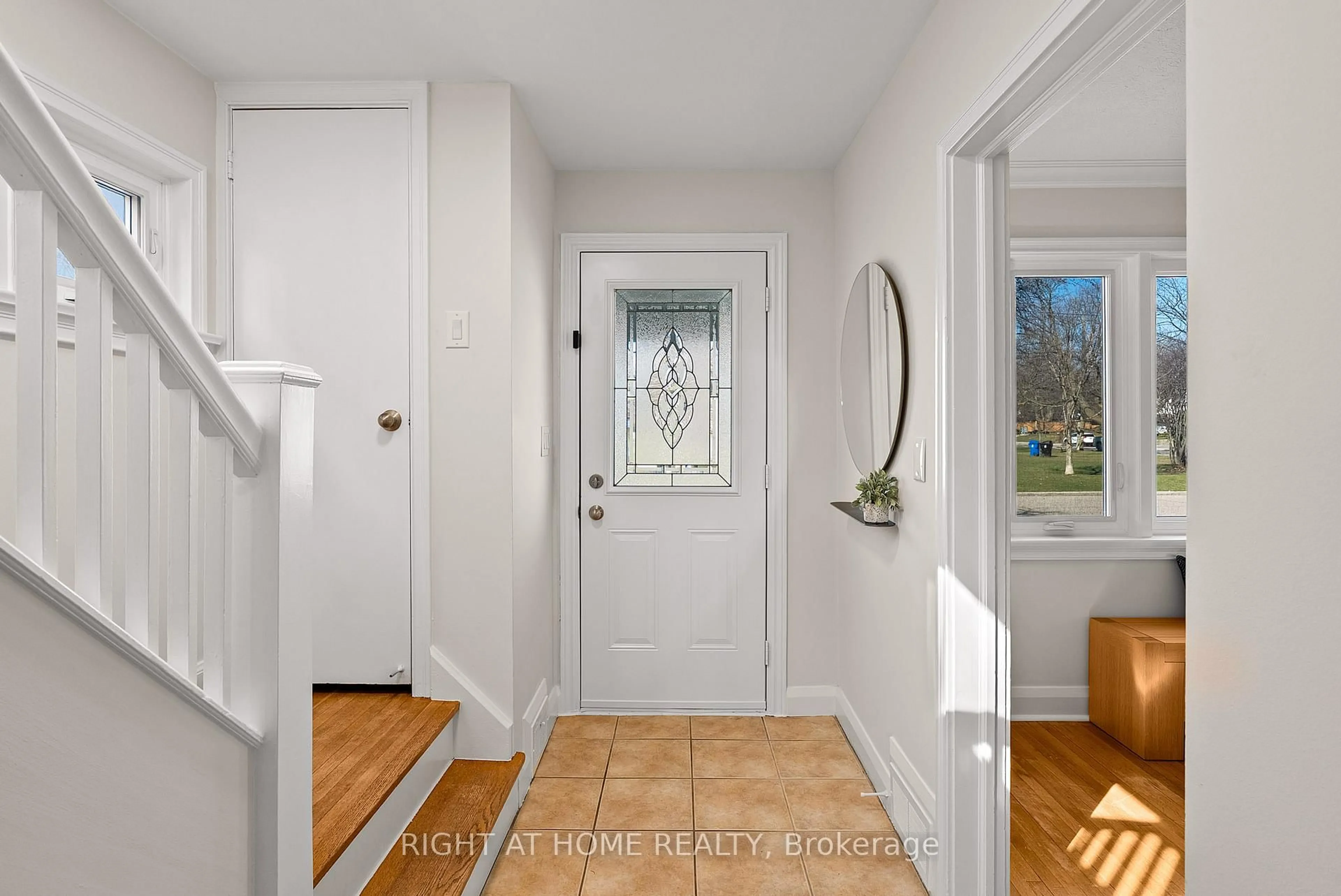 Indoor entryway for 61 Central St, Toronto Ontario M8V 2R6