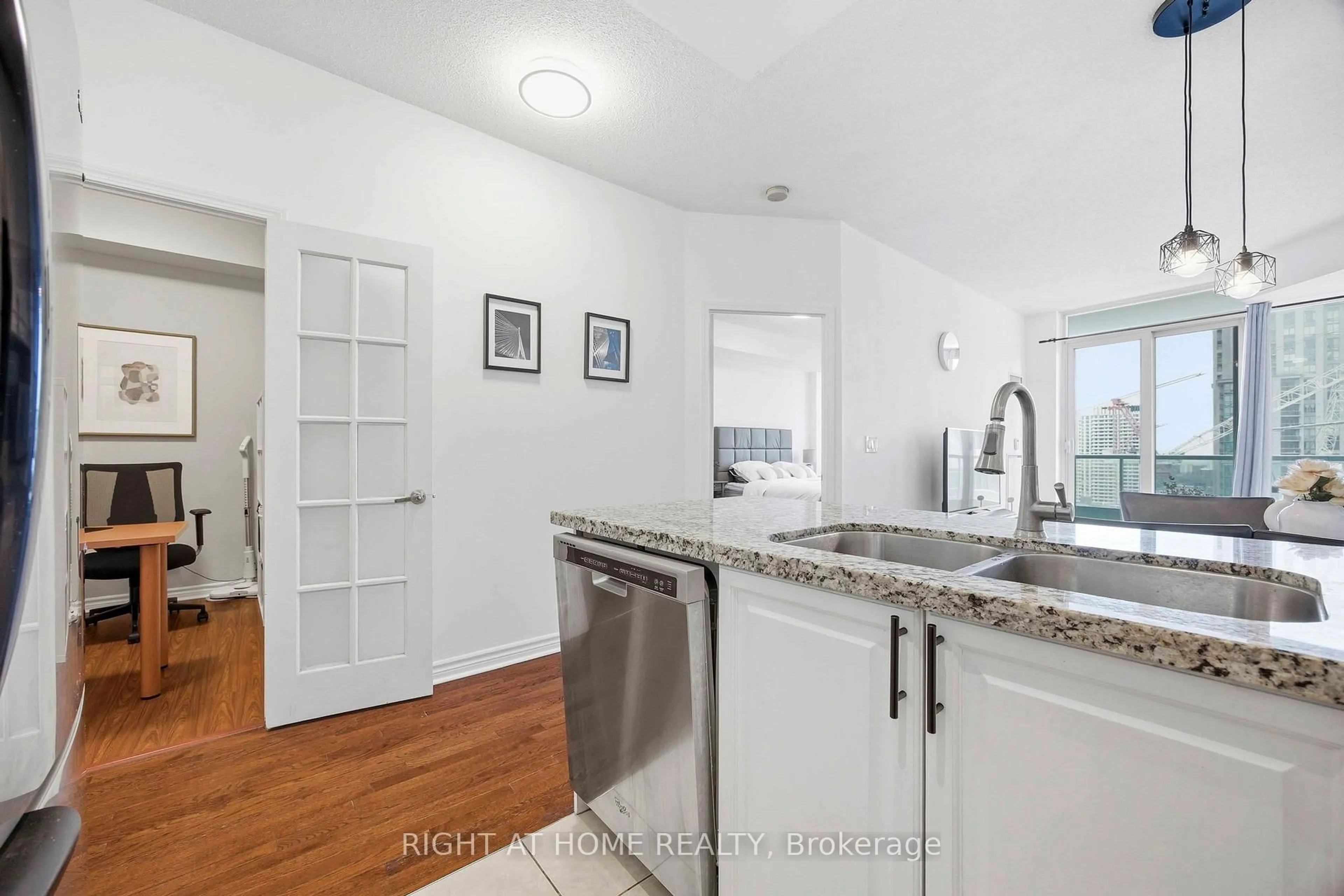 Unknown for 1 Elm St #2404, Mississauga Ontario L5B 4M1