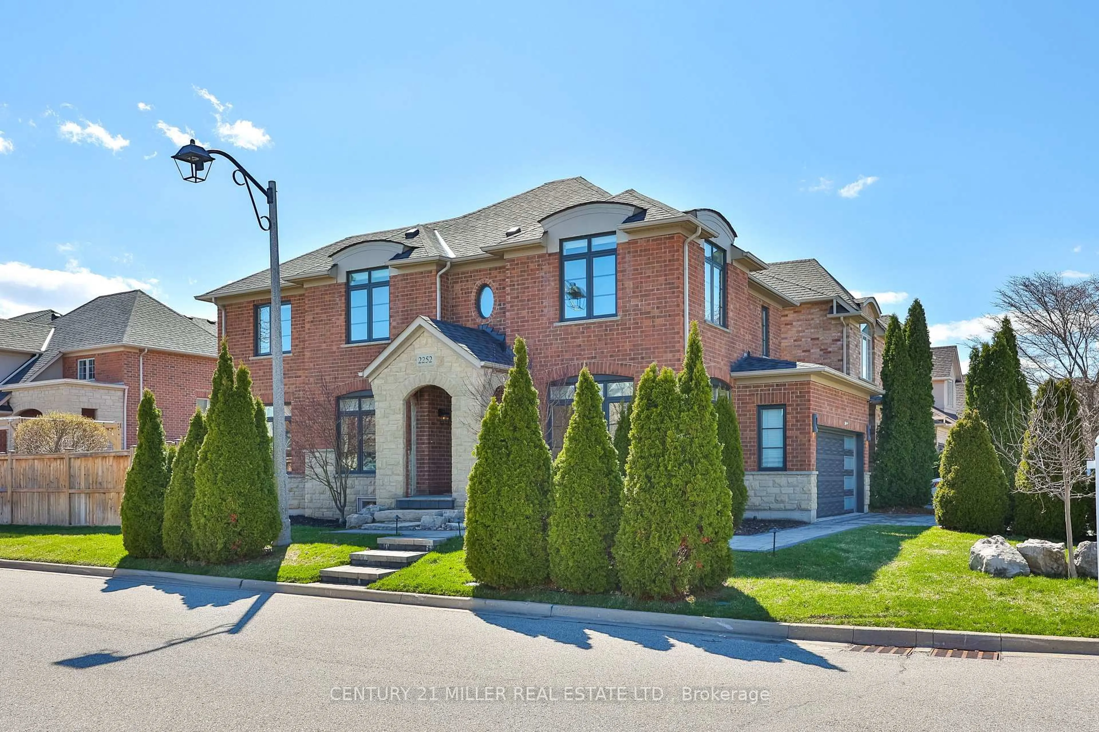 Home with brick exterior material, street for 2252 Dewsbury Dr, Oakville Ontario L6M 0A6