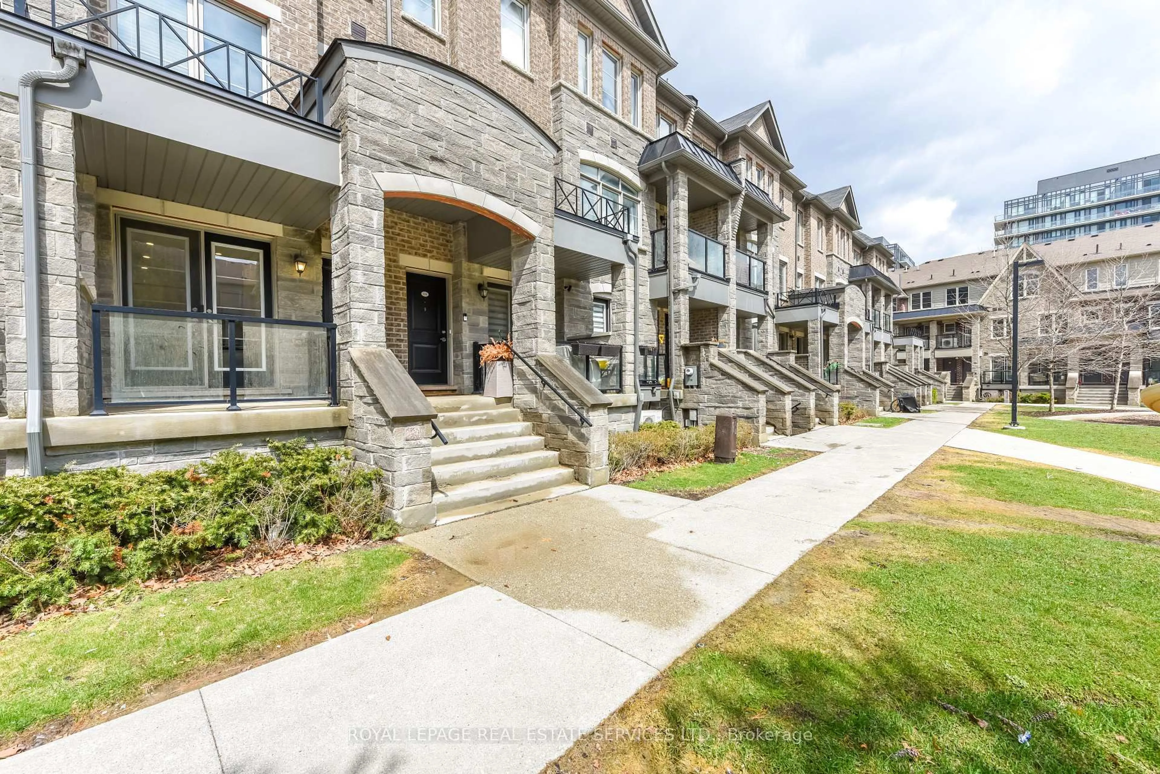 Patio, unknown for 200 Veterans Dr #153, Brampton Ontario L7A 5K7