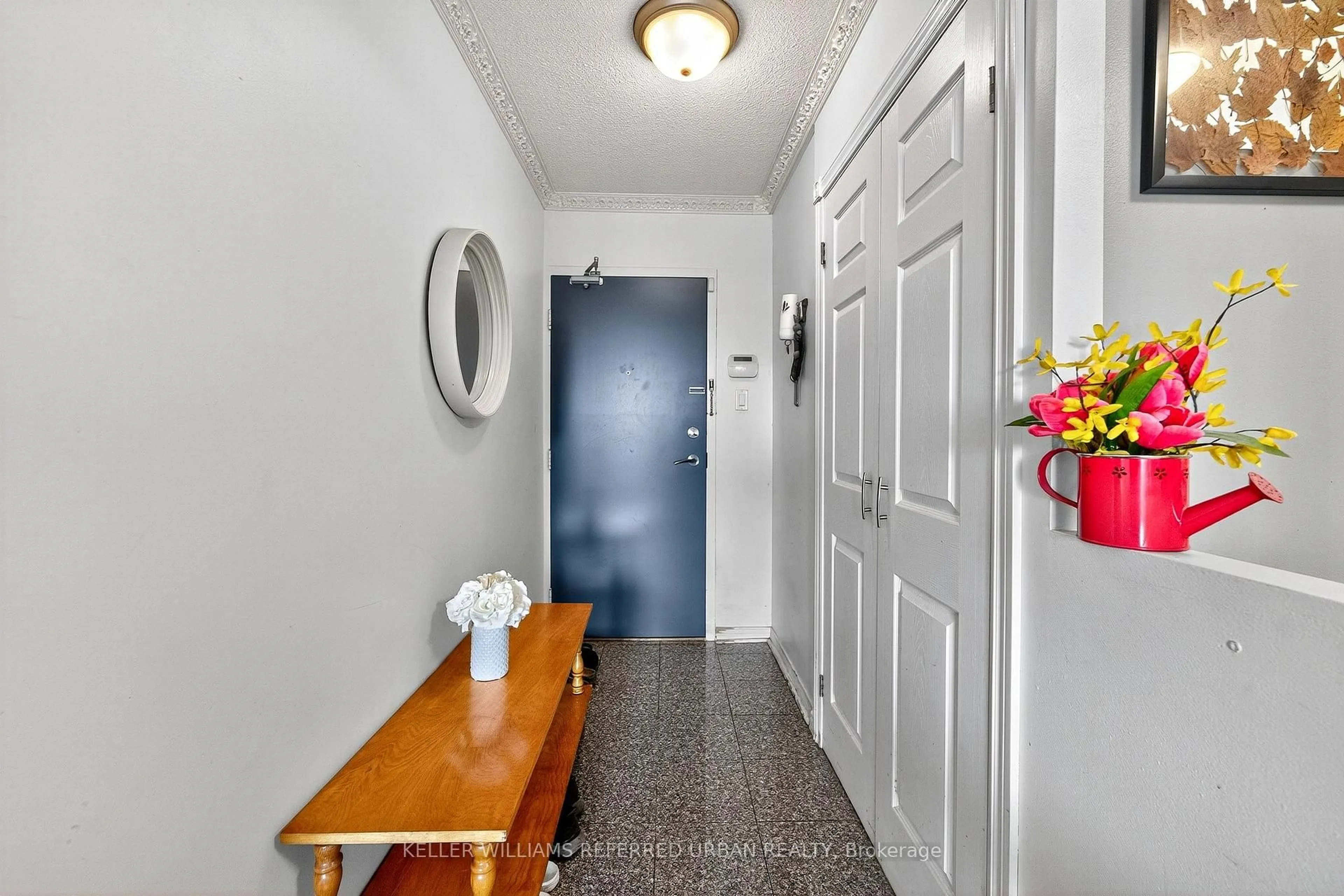 Indoor entryway for 1881 Jane St #401, Toronto Ontario M9N 3S7