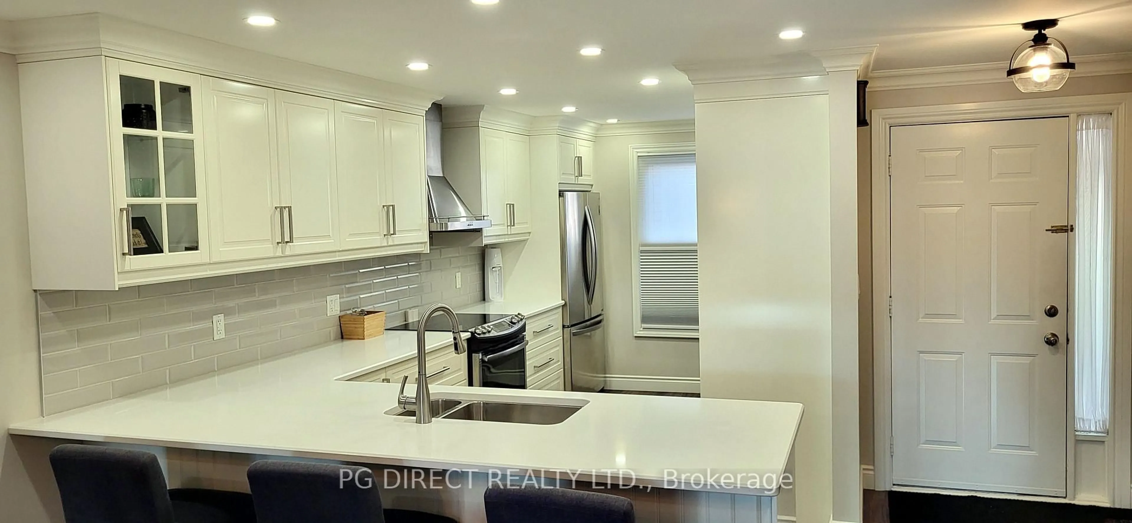 Contemporary kitchen, ceramic/tile floor for 1210 Thorpe Rd #317, Burlington Ontario L7S 2G8