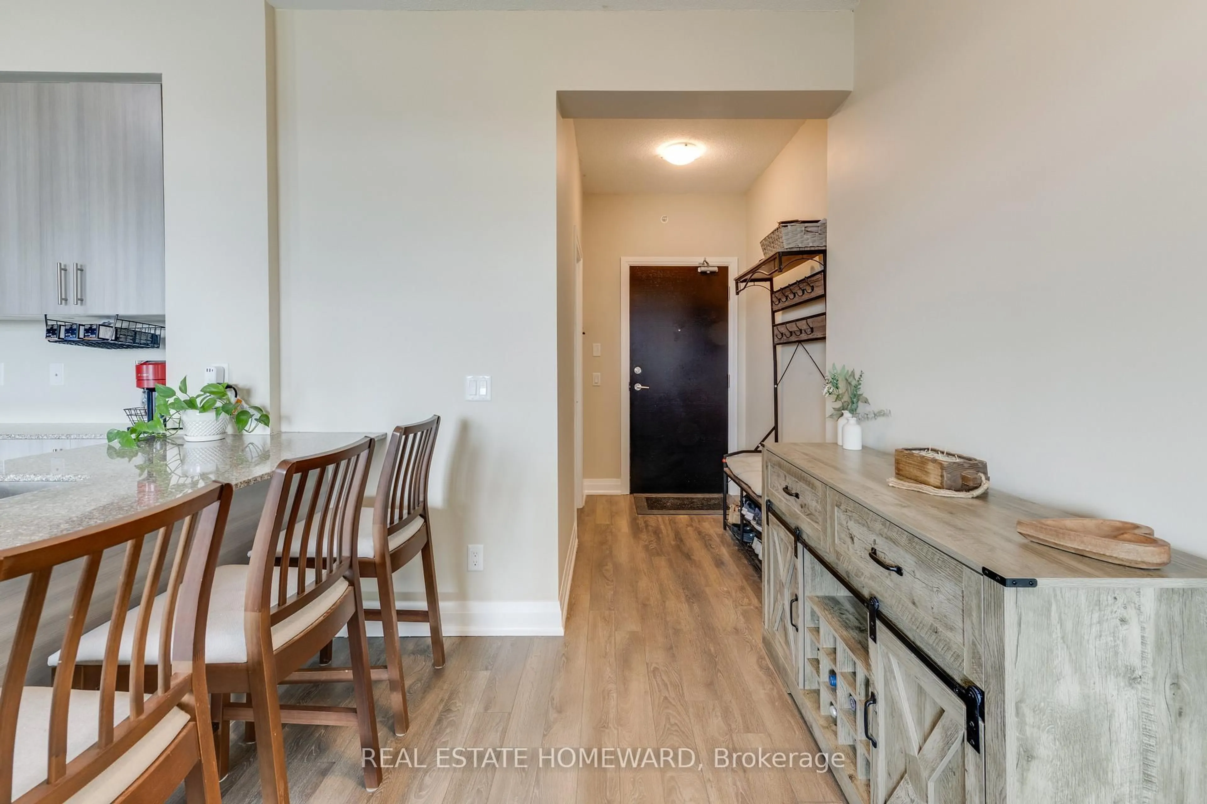 Indoor entryway for 65 Yorkland Blvd #211, Brampton Ontario L6P 4M5