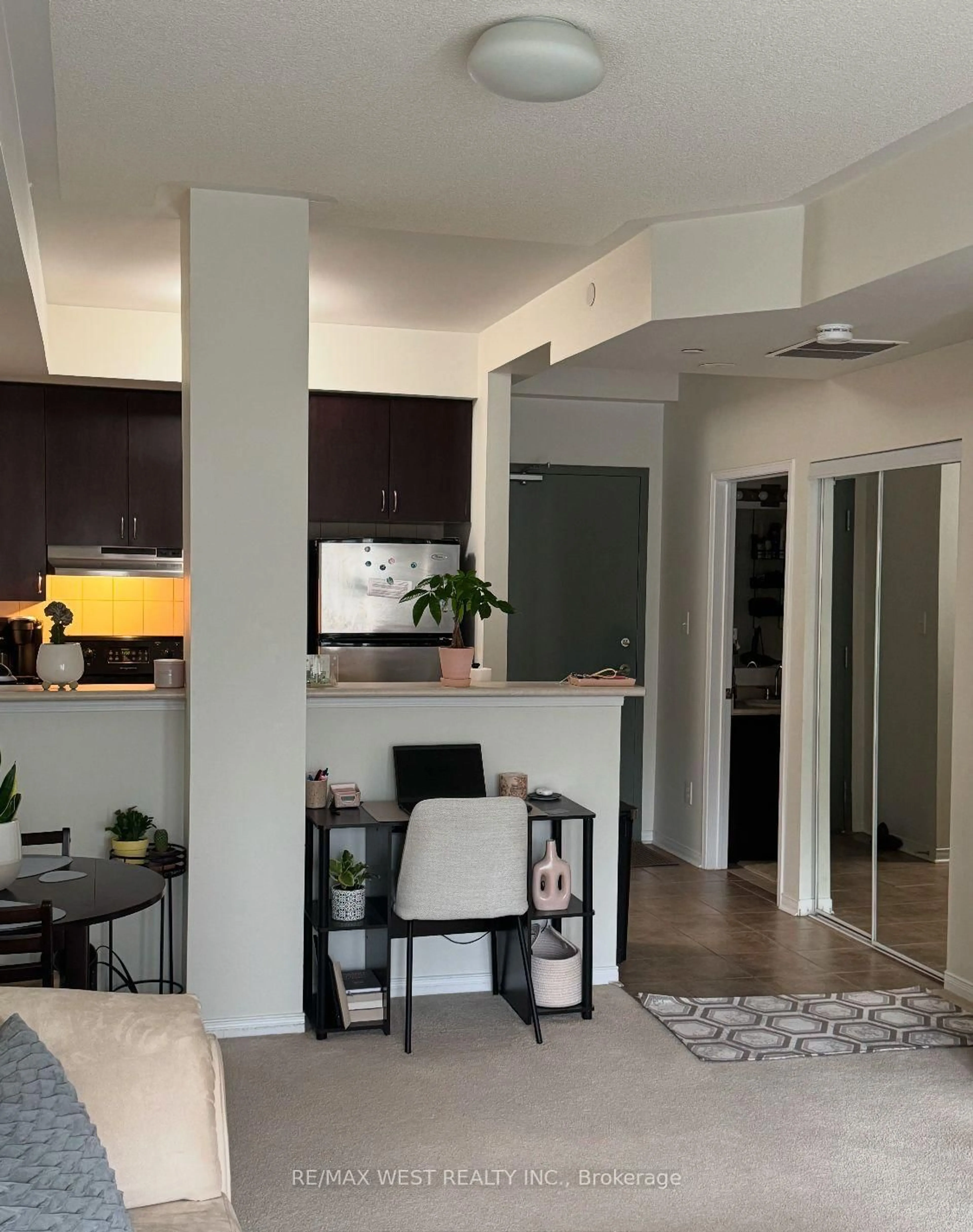 Open concept kitchen, unknown for 5170 Winston Churchill Blvd #113, Mississauga Ontario L5M 0P2