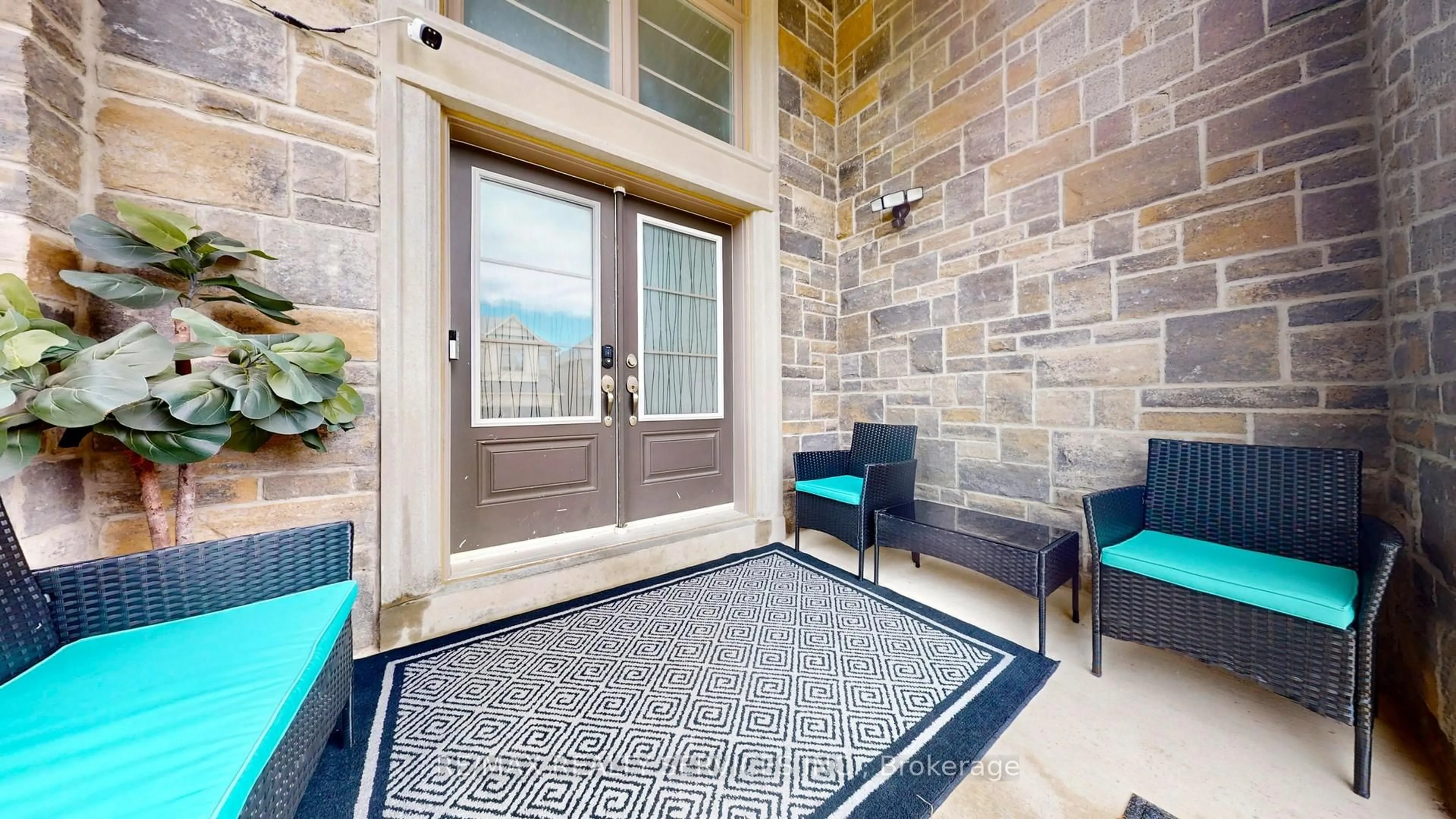 Indoor entryway for 15 Rolling Rock Way, Brampton Ontario L6Y 6H3