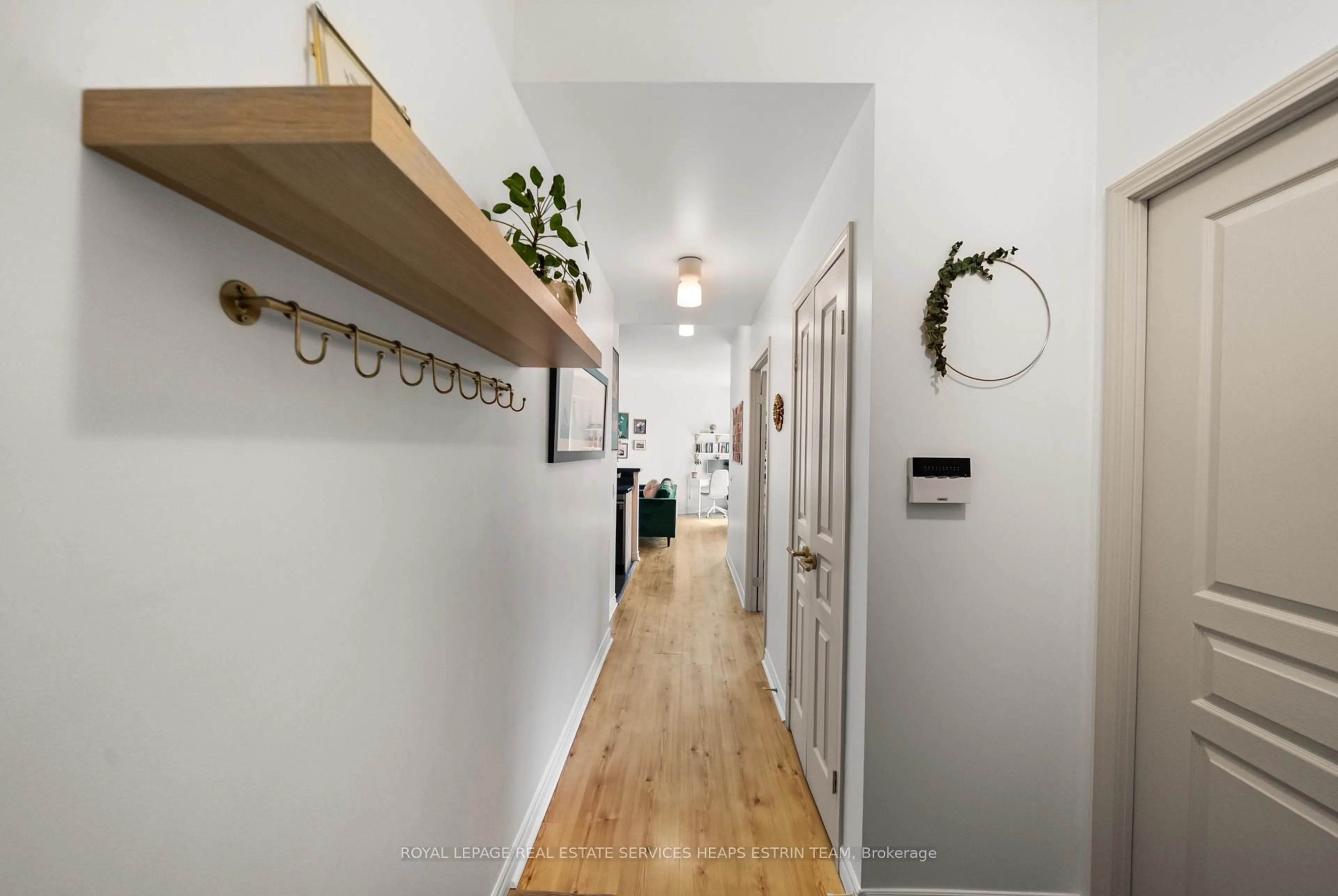 Indoor entryway for 5 Marine Parade Dr #223, Toronto Ontario M8V 4B4