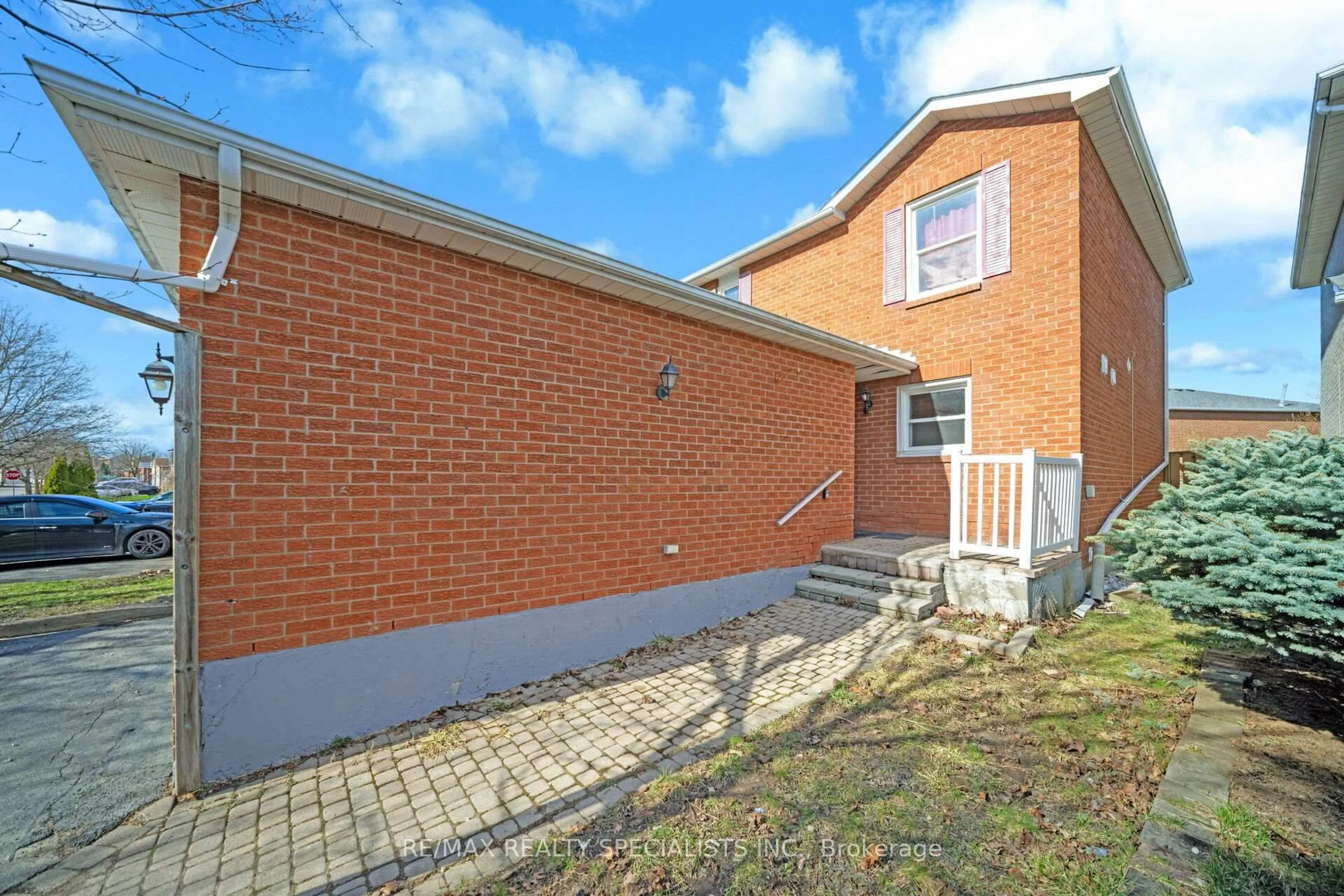 Unknown for 9 Wayne Nicol Dr, Brampton Ontario L6X 3Y5