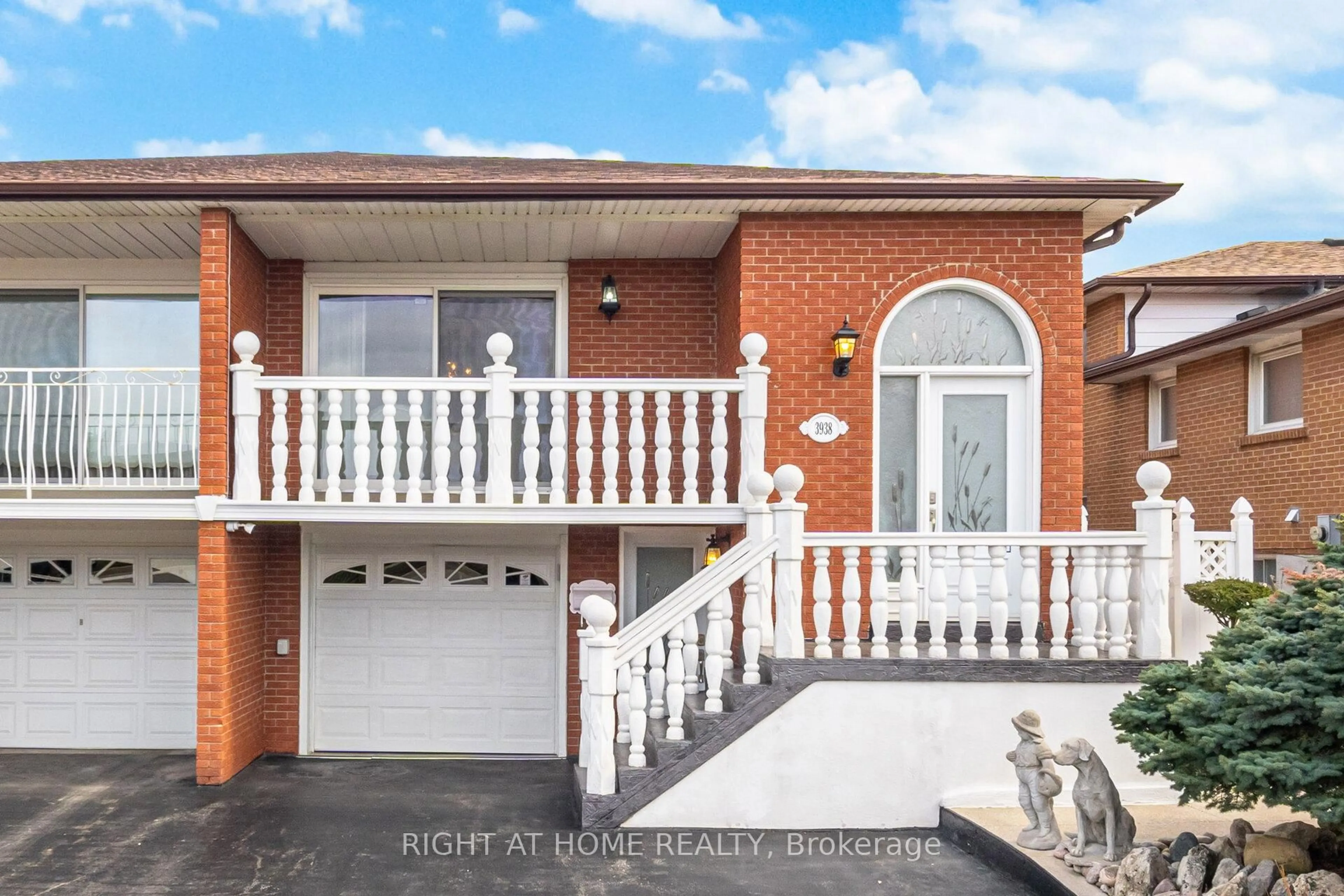 Home with brick exterior material, street for 3938 Midhurst Lane, Mississauga Ontario L4Z 1C7