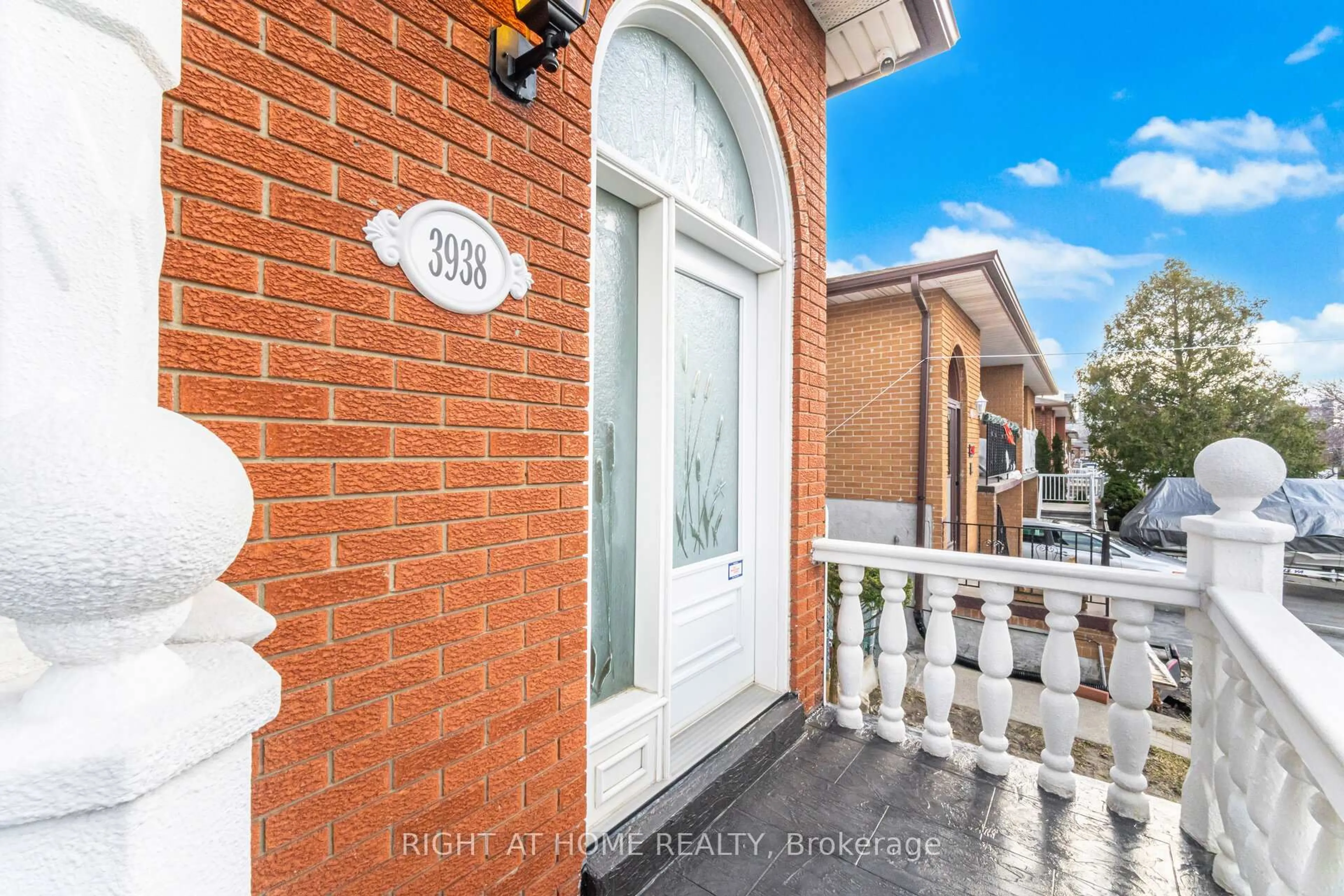 Unknown for 3938 Midhurst Lane, Mississauga Ontario L4Z 1C7