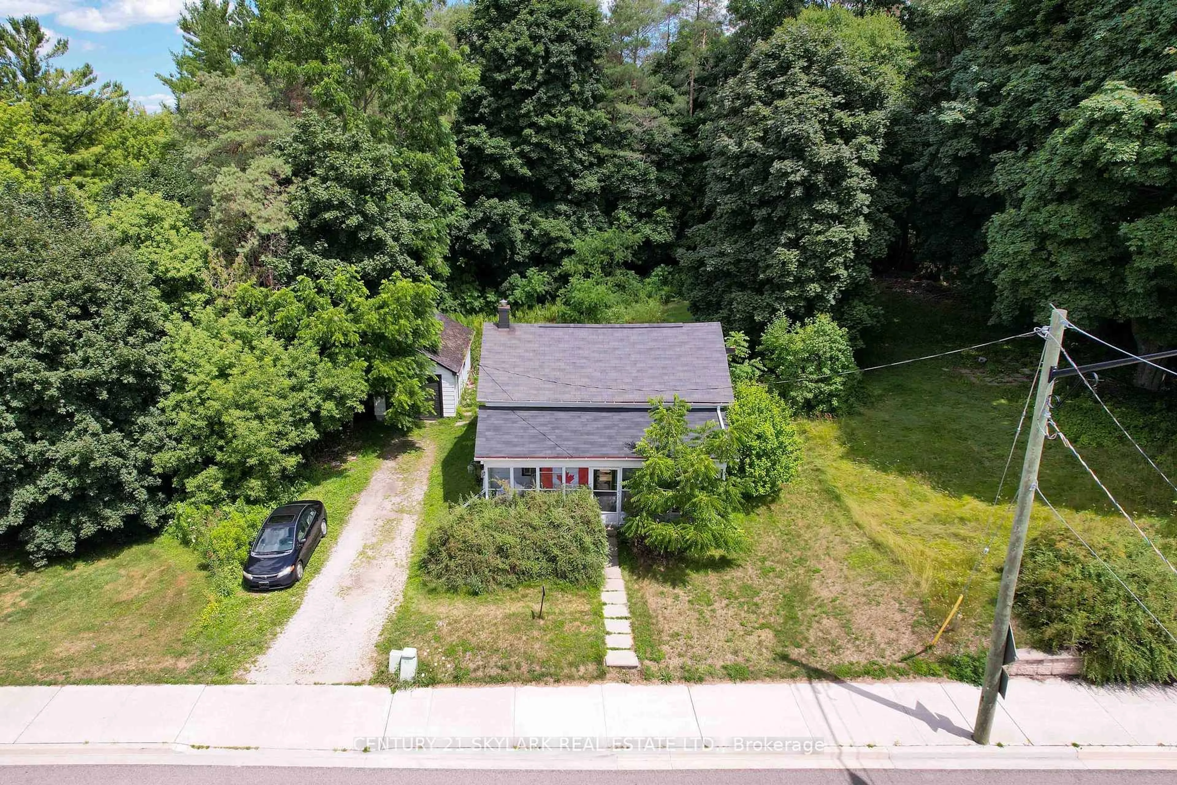 A pic from outside/outdoor area/front of a property/back of a property/a pic from drone, street for 17145 Highway 50 Rd, Caledon Ontario L7E 0E1