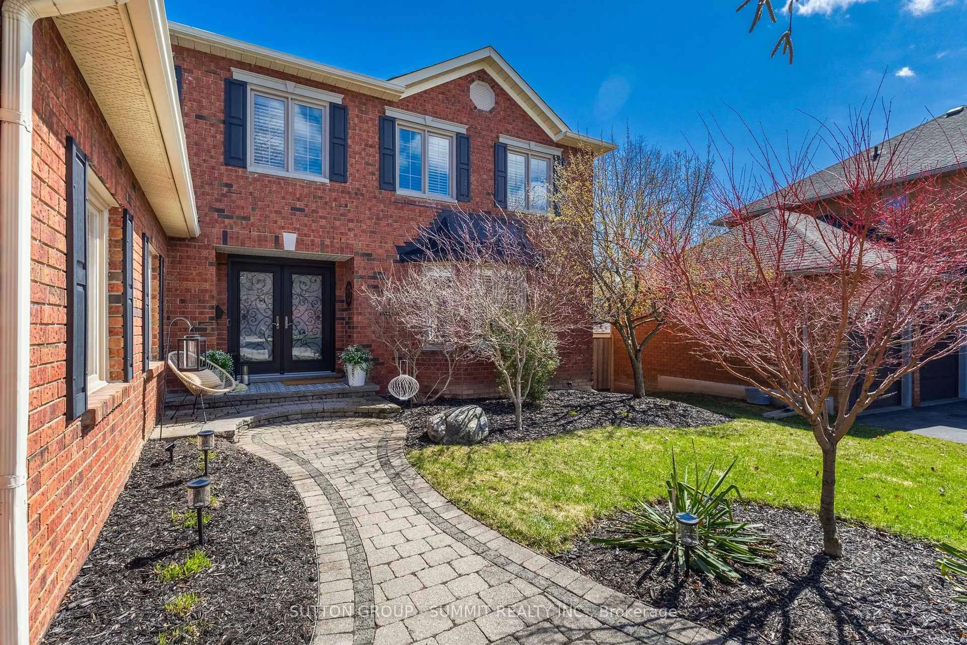 Home with brick exterior material, street for 1354 Winterberry Dr, Burlington Ontario L7P 4T8