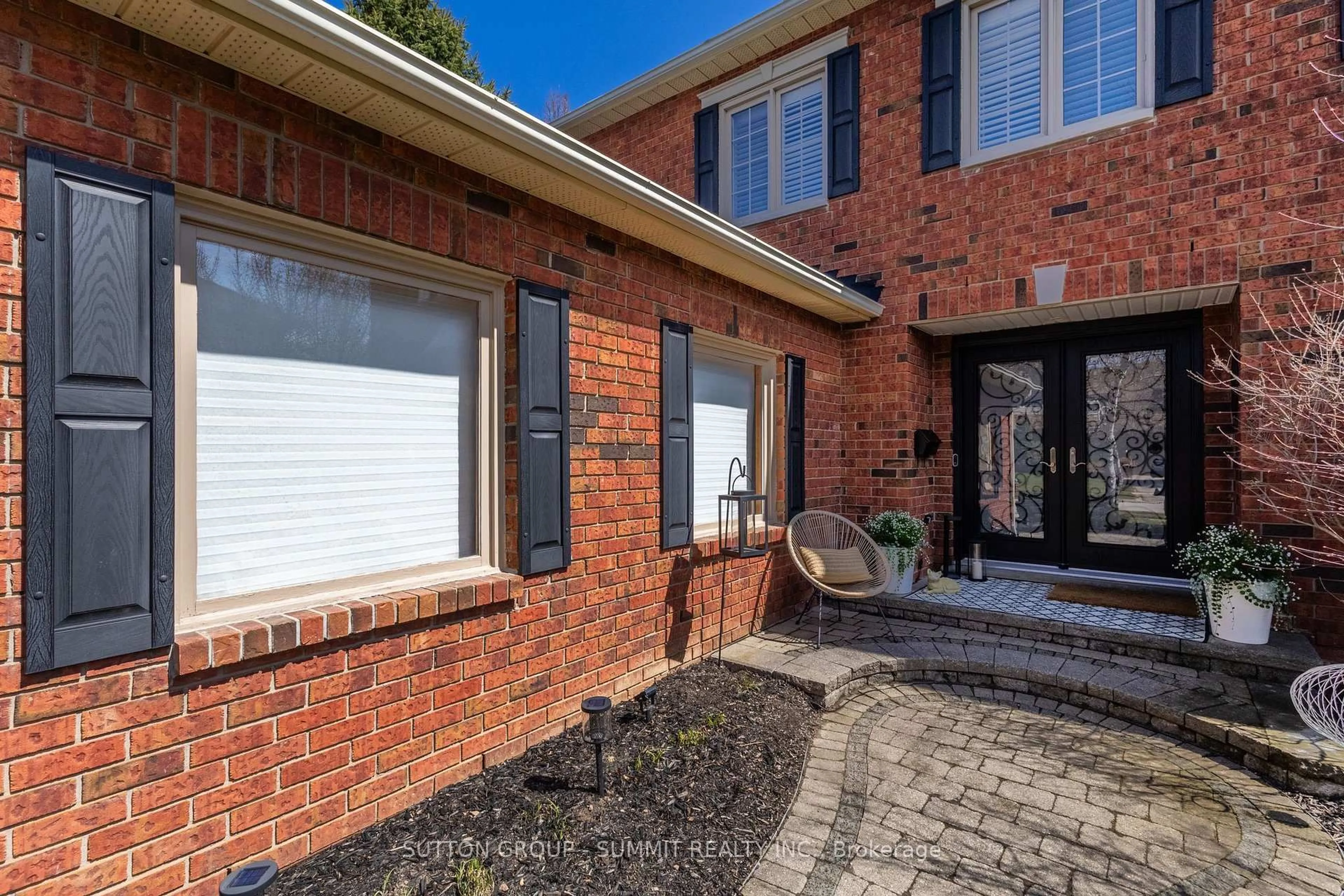 Home with brick exterior material, street for 1354 Winterberry Dr, Burlington Ontario L7P 4T8