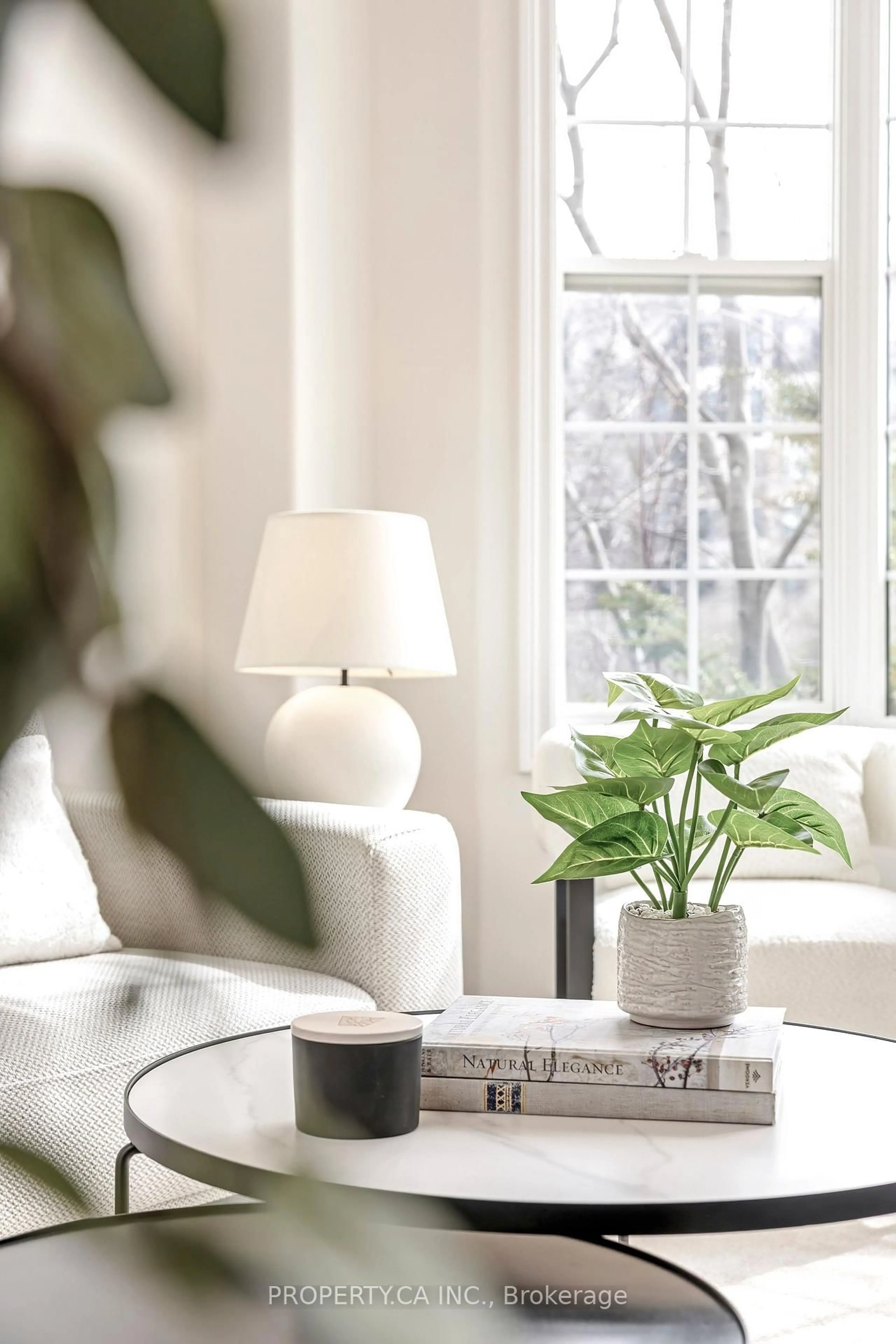 Living room with furniture, unknown for 627 Fourth Line, Milton Ontario L9T 5V3