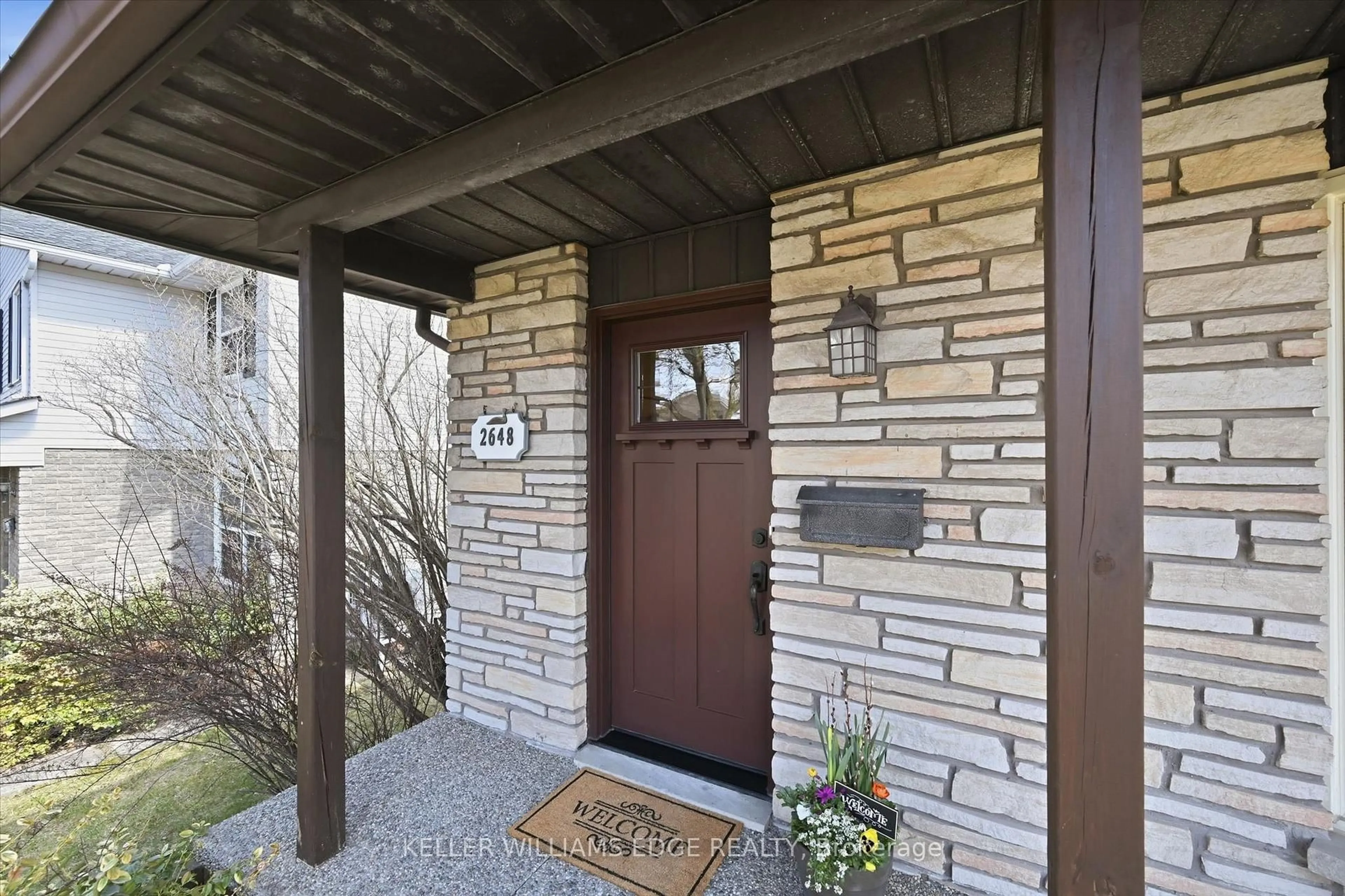 Indoor entryway for 2648 Cavendish Dr, Burlington Ontario L7P 3V7