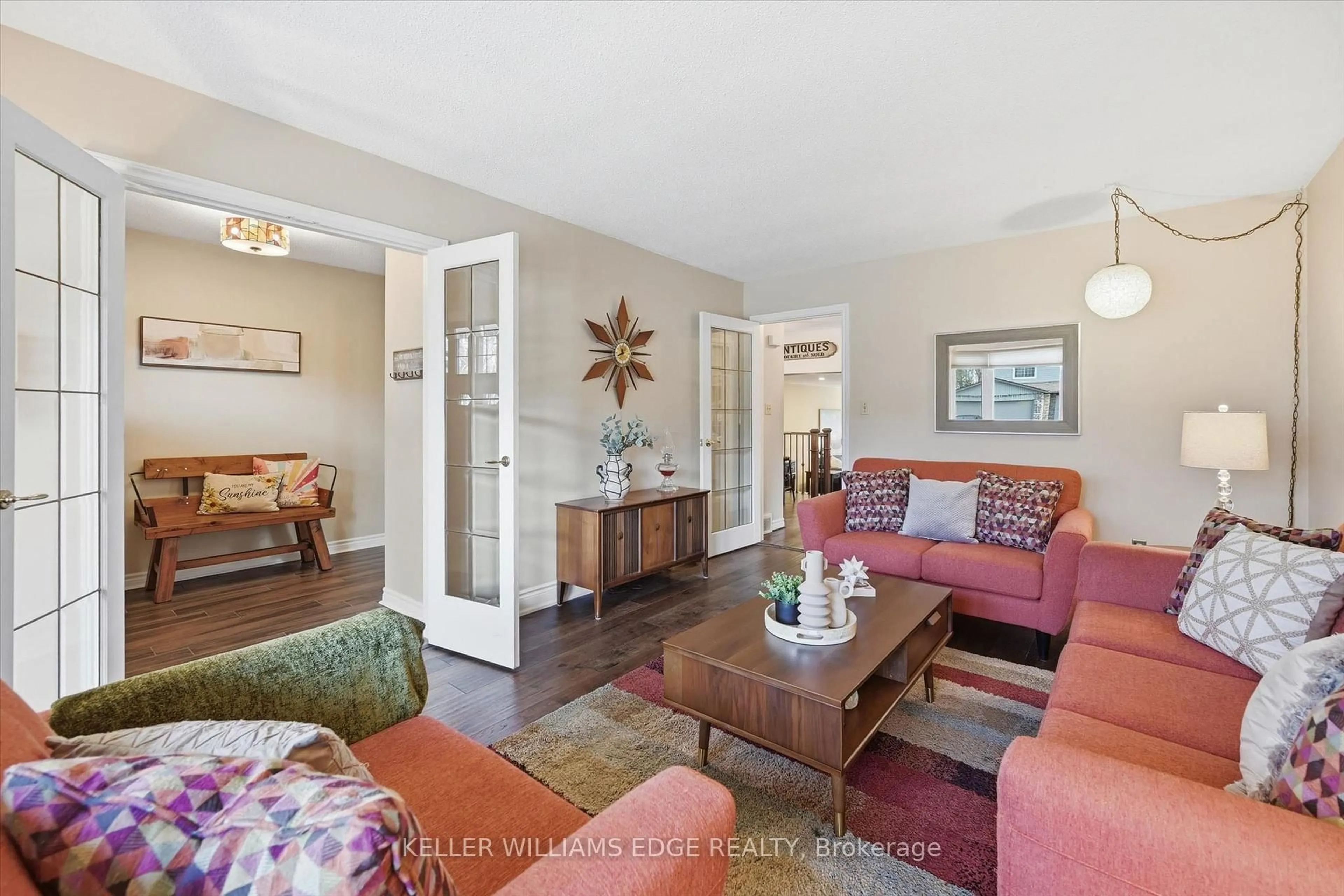 Living room with furniture, unknown for 2648 Cavendish Dr, Burlington Ontario L7P 3V7