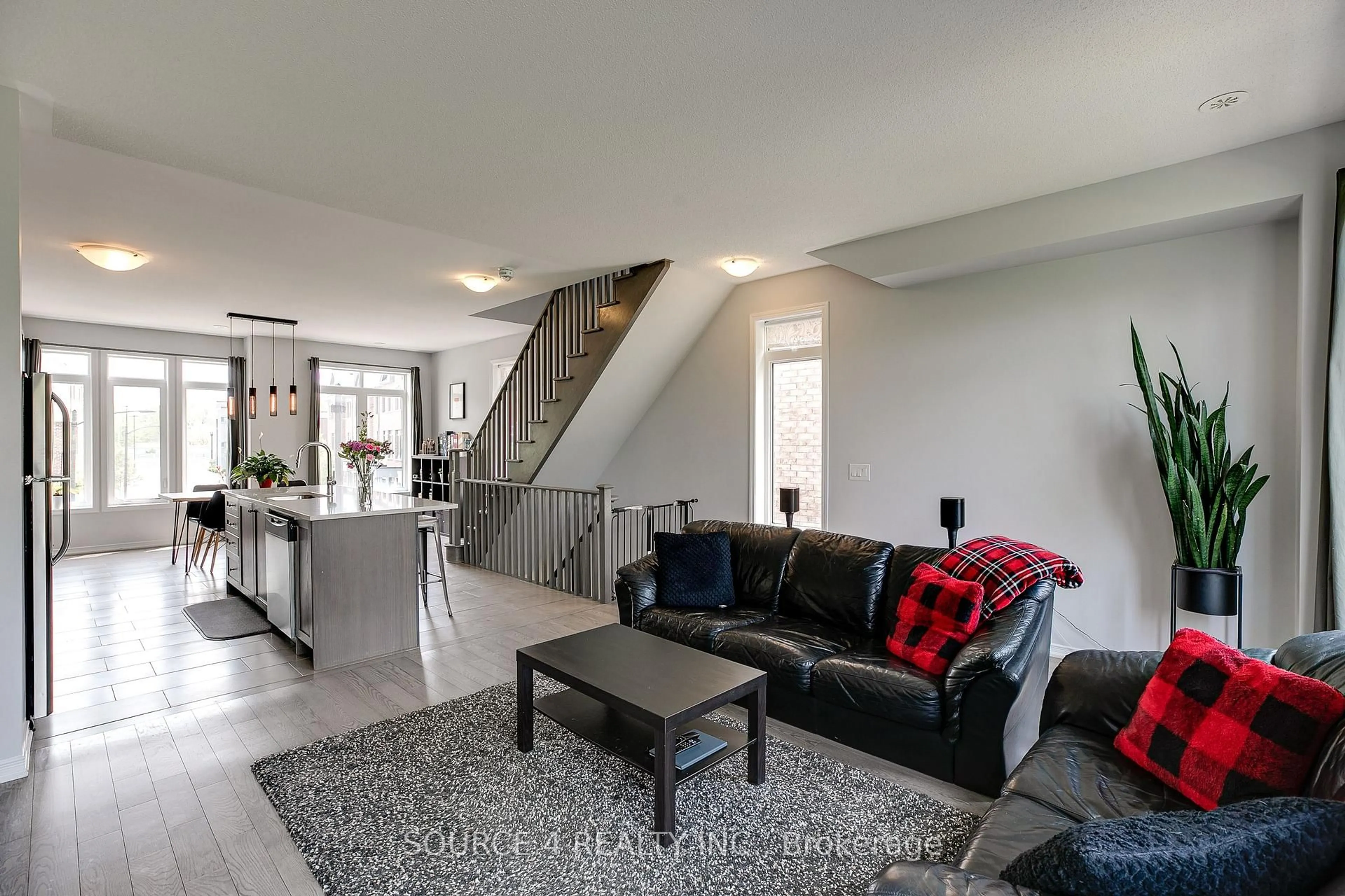 Living room with furniture, unknown for 379 Ladycroft Terr #14, Mississauga Ontario L5A 3N8