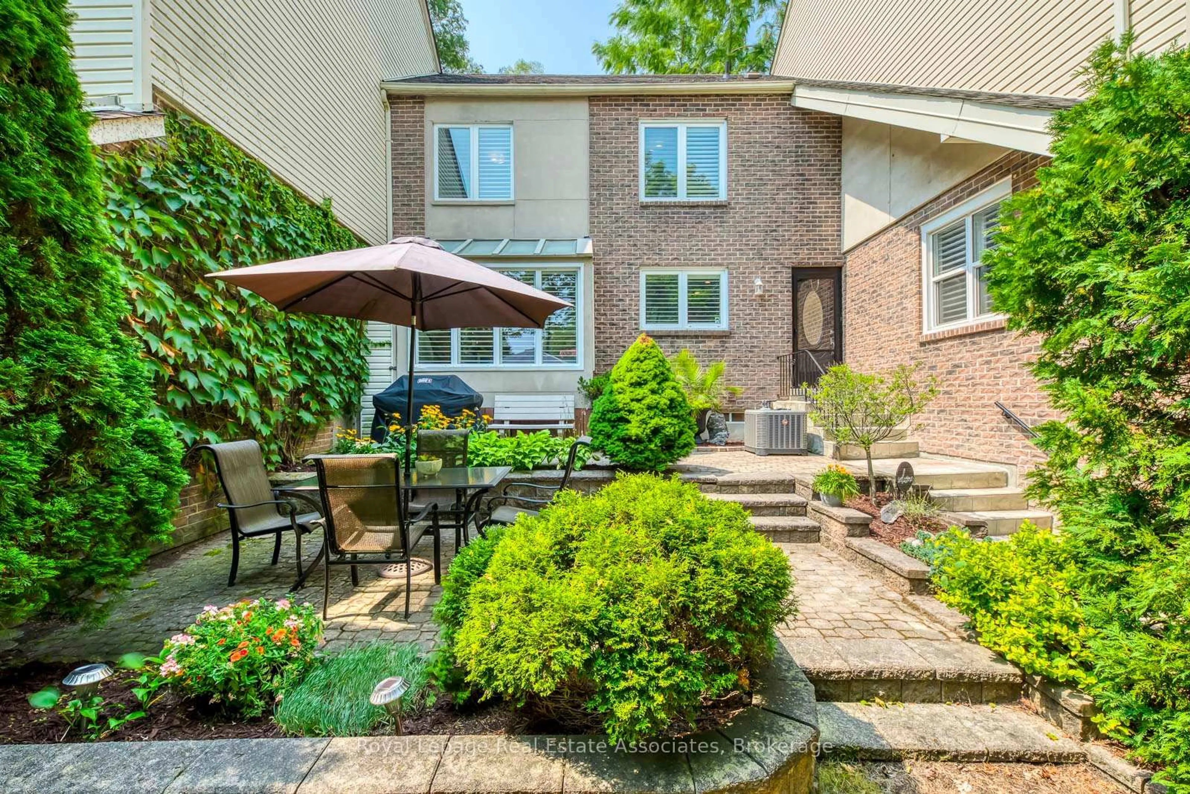 Patio, street for 1192 Kos Blvd, Mississauga Ontario L5J 4L7