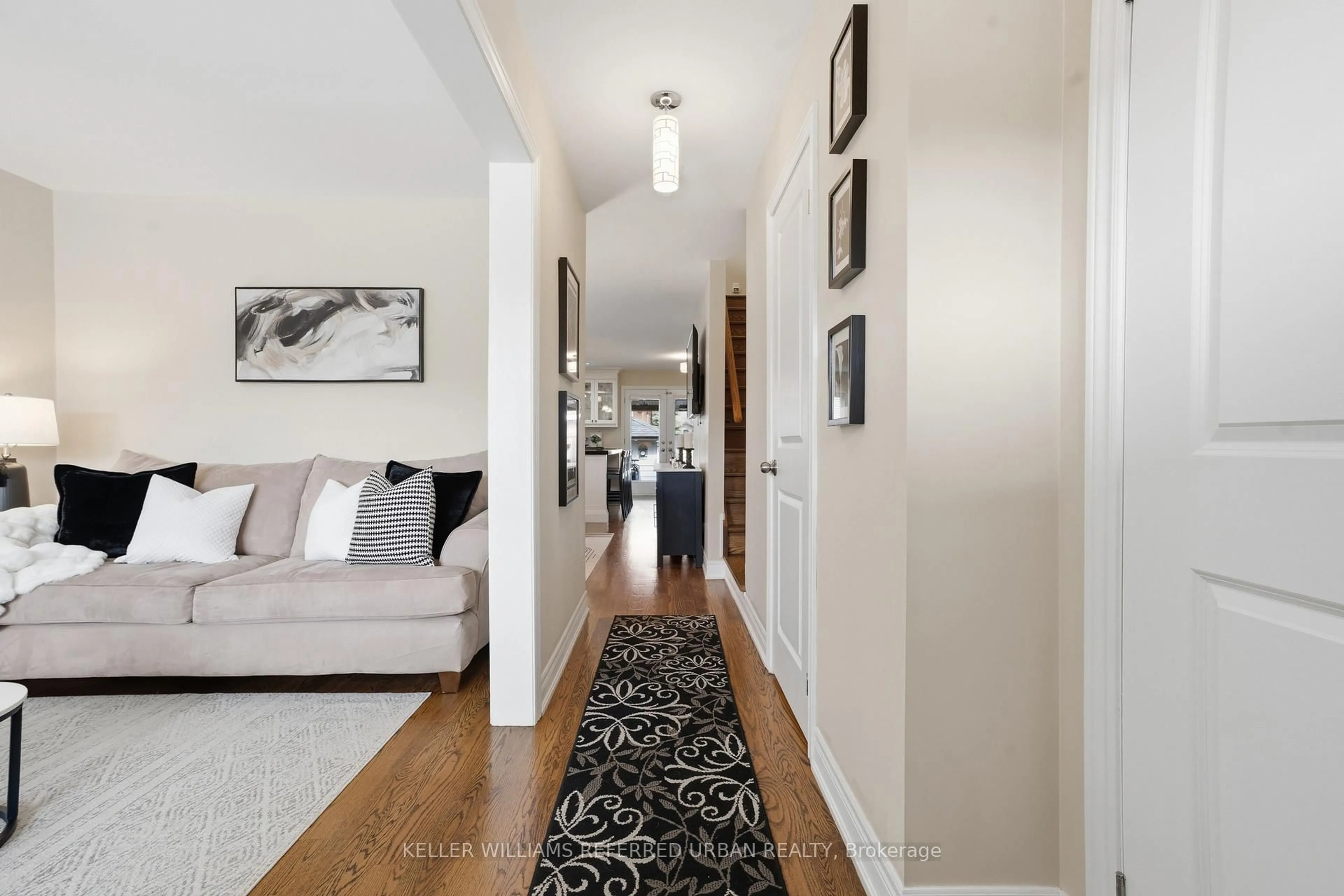 Indoor entryway for 266 Melrose St, Toronto Ontario M8Z 1G6