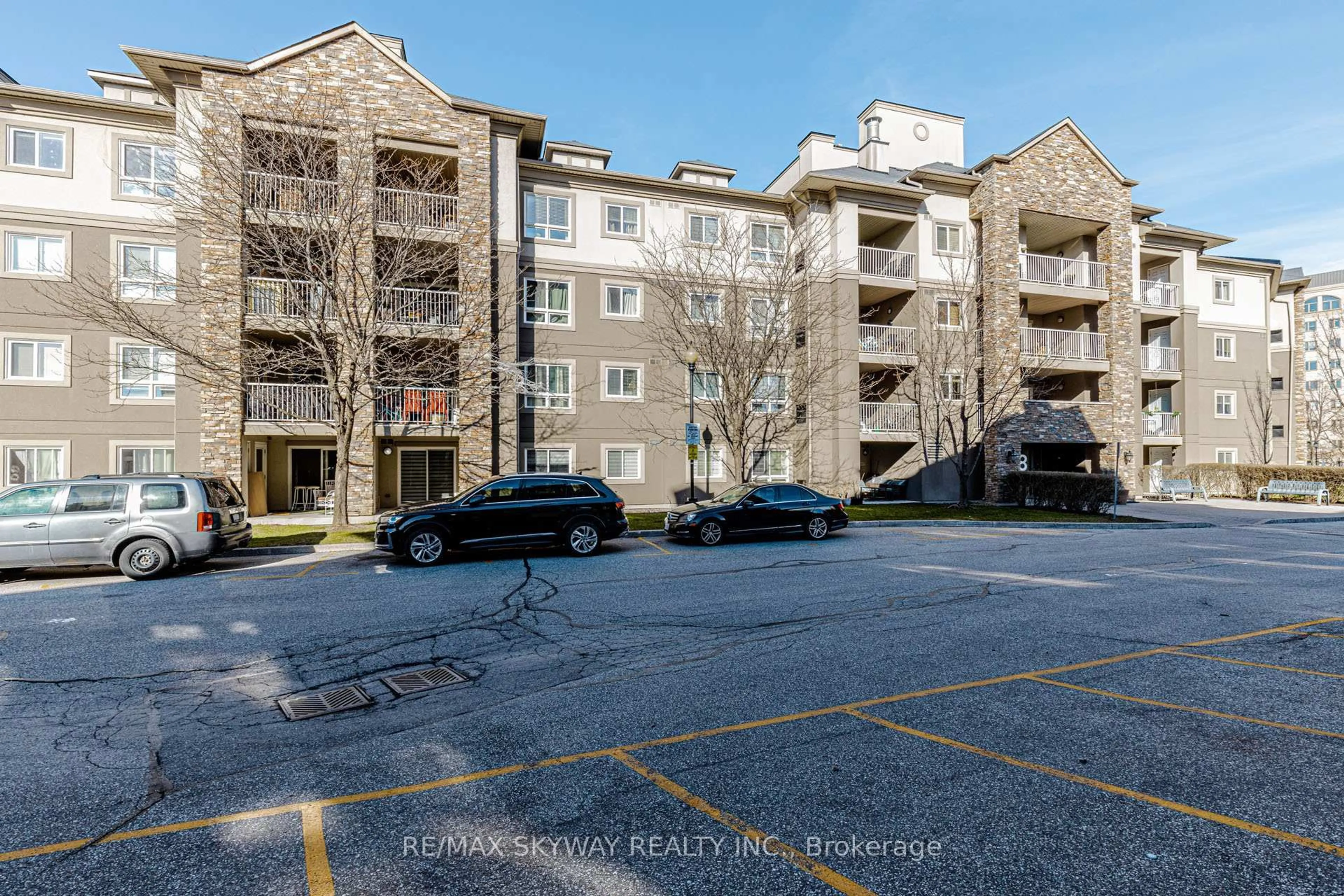 A pic from outside/outdoor area/front of a property/back of a property/a pic from drone, unknown for 8 Dayspring Circ #1403, Brampton Ontario L6P 2Z7