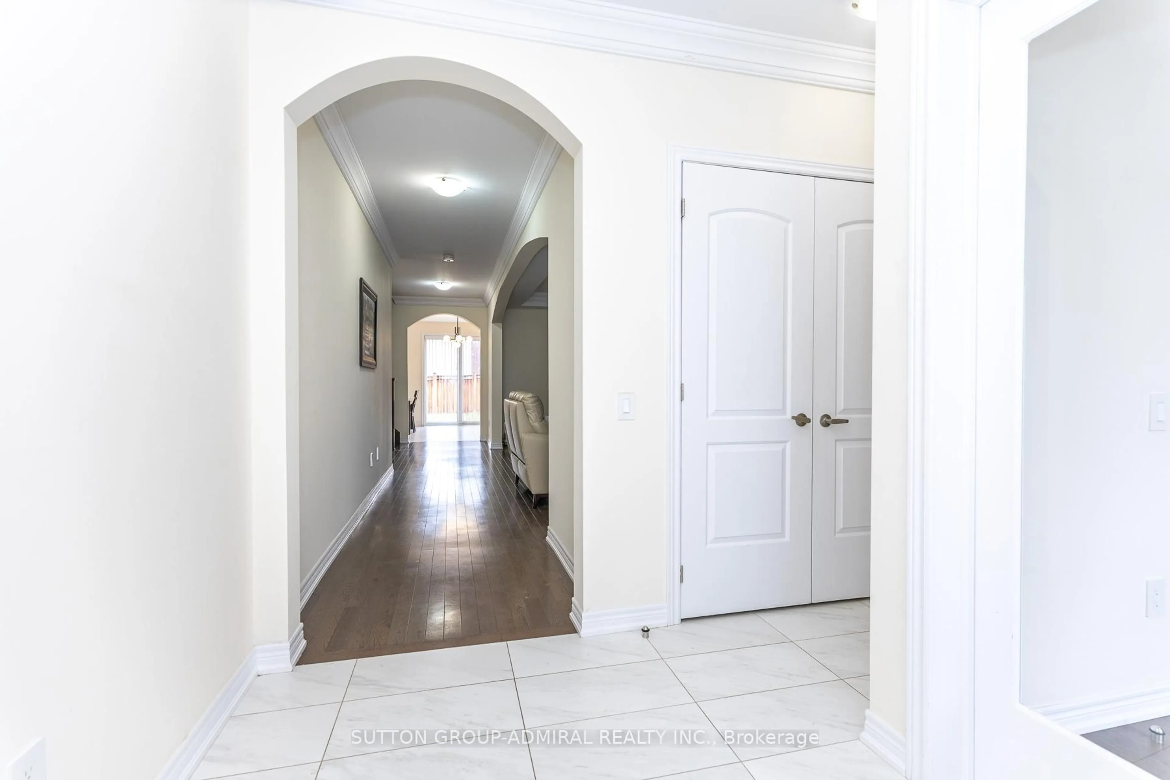 Indoor entryway for 30 Albert Spencer Ave, Caledon Ontario L7C 4G4
