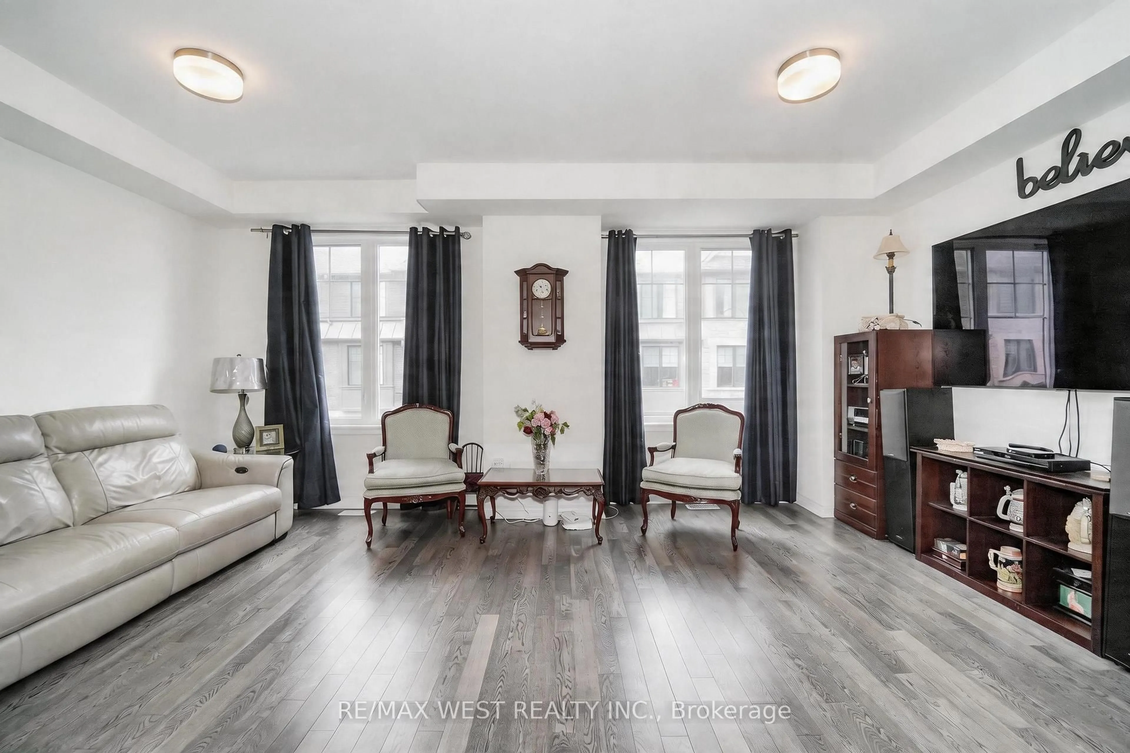 Living room with furniture, unknown for 7 Folcroft St, Brampton Ontario L6Y 0B6