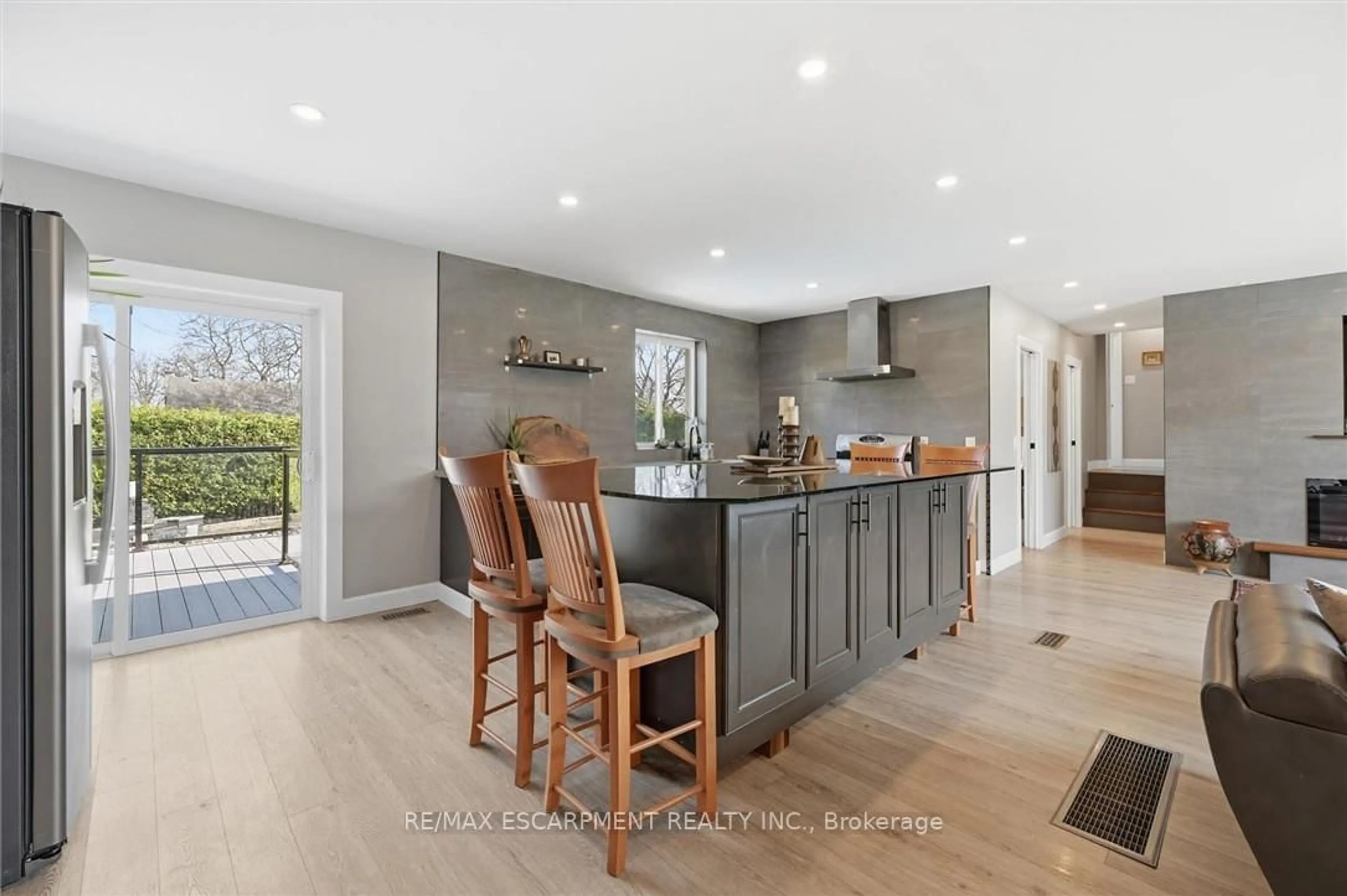 Open concept kitchen, unknown for 2330 Alma Dale Ave, Burlington Ontario L7P 1S3