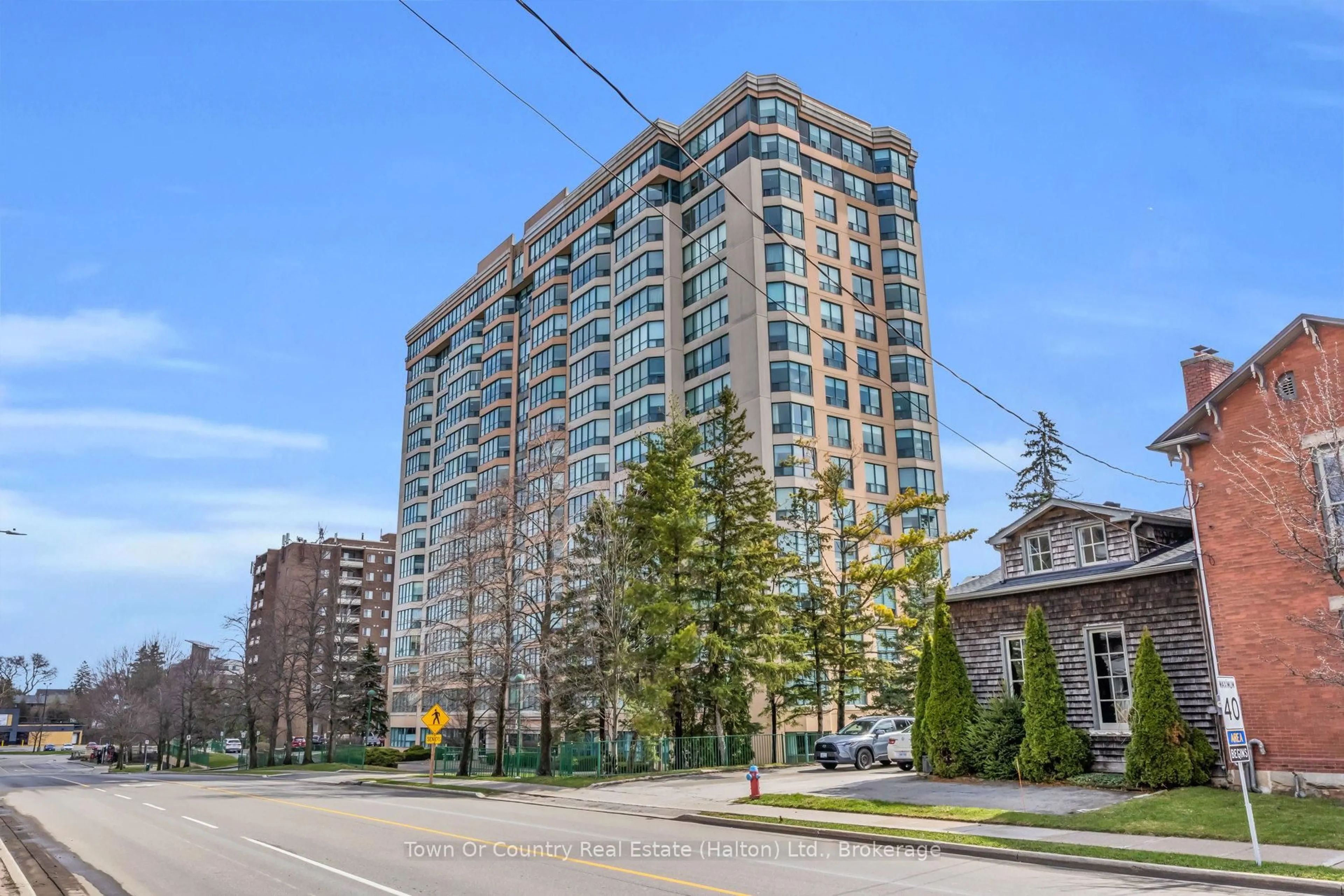 Patio, building for 100 Millside Dr #509, Milton Ontario L9T 5E2