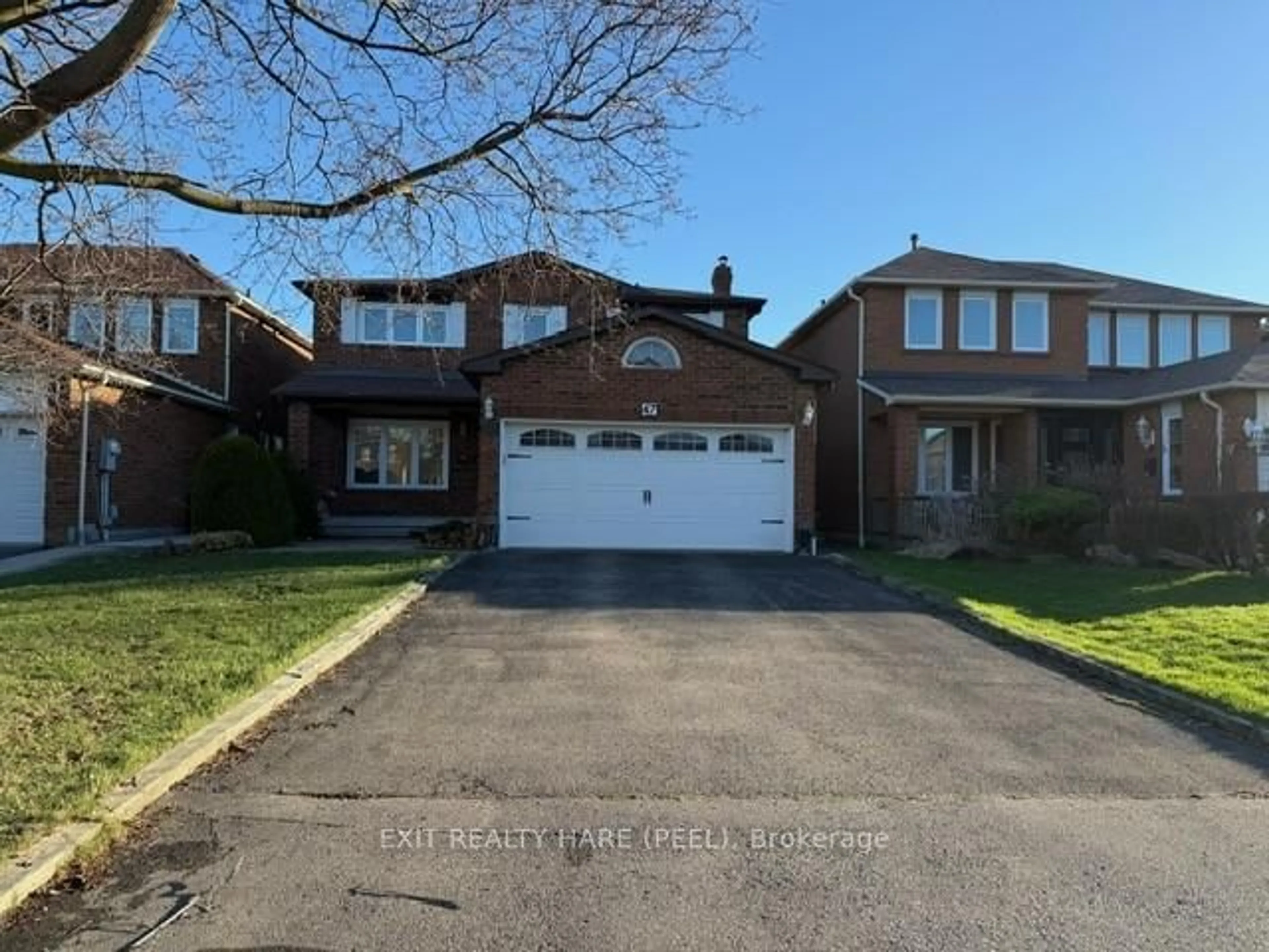 A pic from outside/outdoor area/front of a property/back of a property/a pic from drone, street for 47 Stillwater Cres, Brampton Ontario L6X 3L2