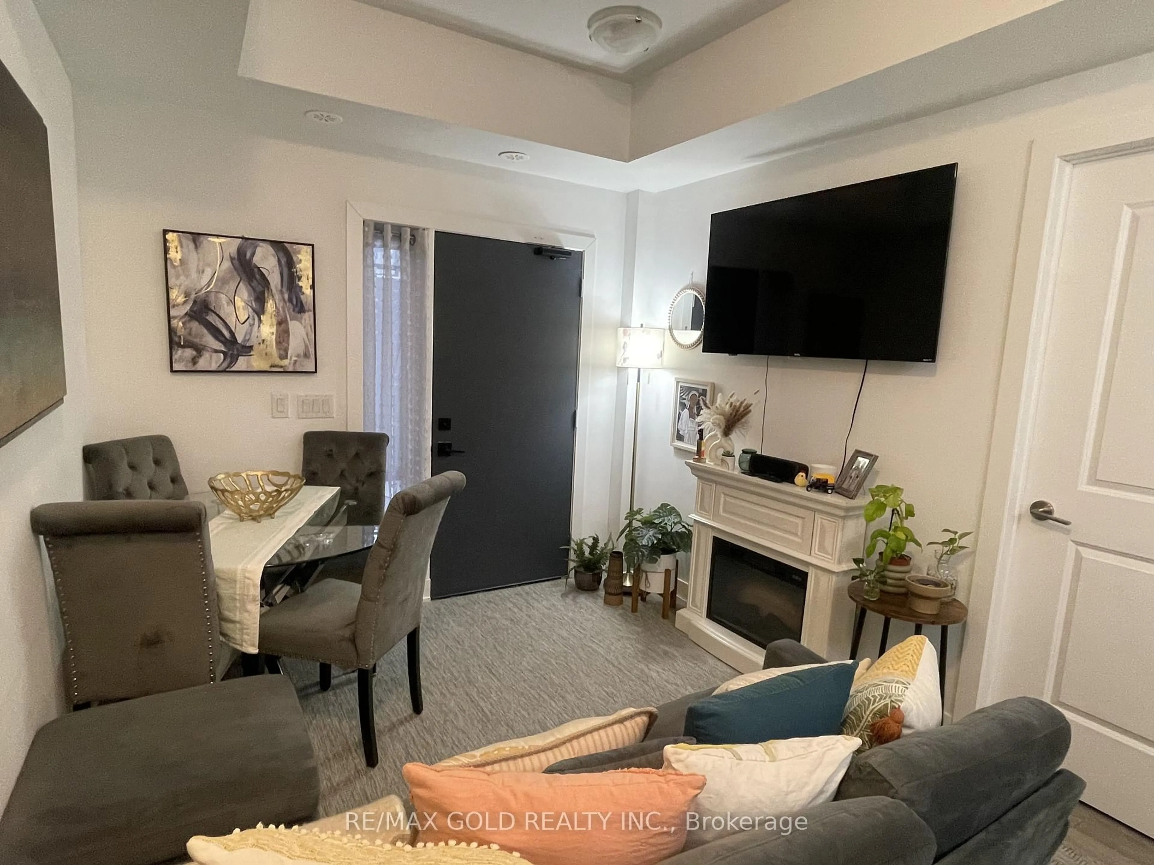 A pic of a room for 1115 Douglas McCurdy Comm Dr #102, Mississauga Ontario L5G 0C6