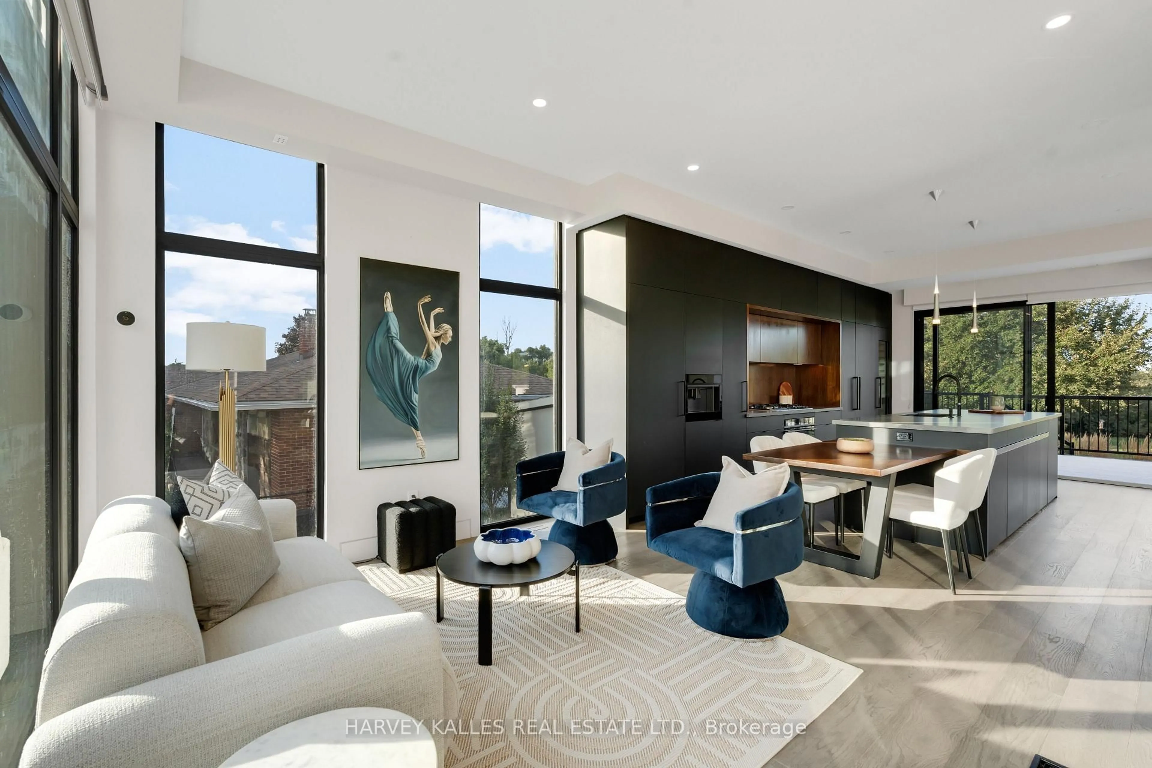 Living room with furniture, unknown for 29 Peru Rd, Milton Ontario L9T 2V5