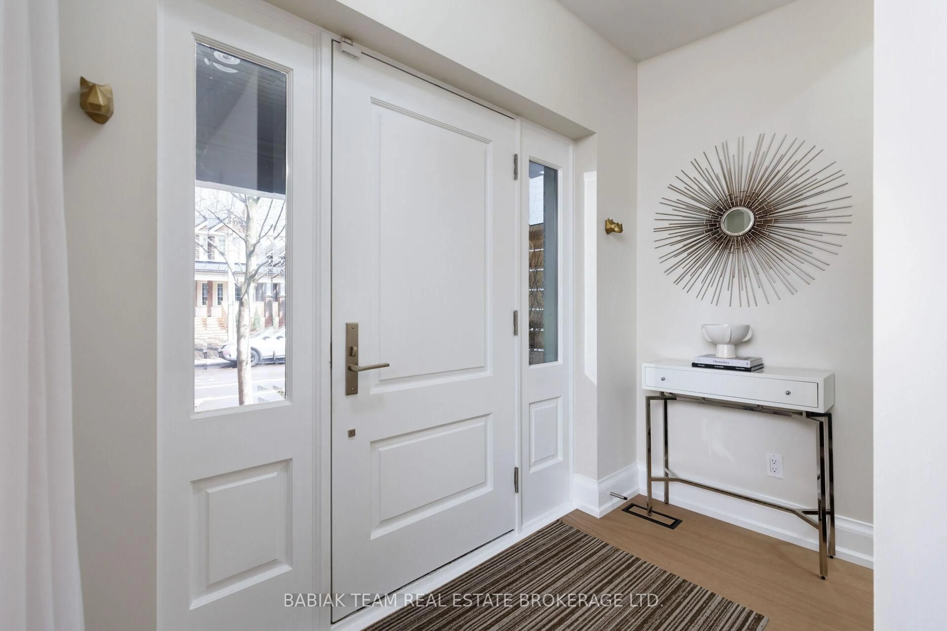 Indoor entryway for 103 Galley Ave, Toronto Ontario M6R 1H2