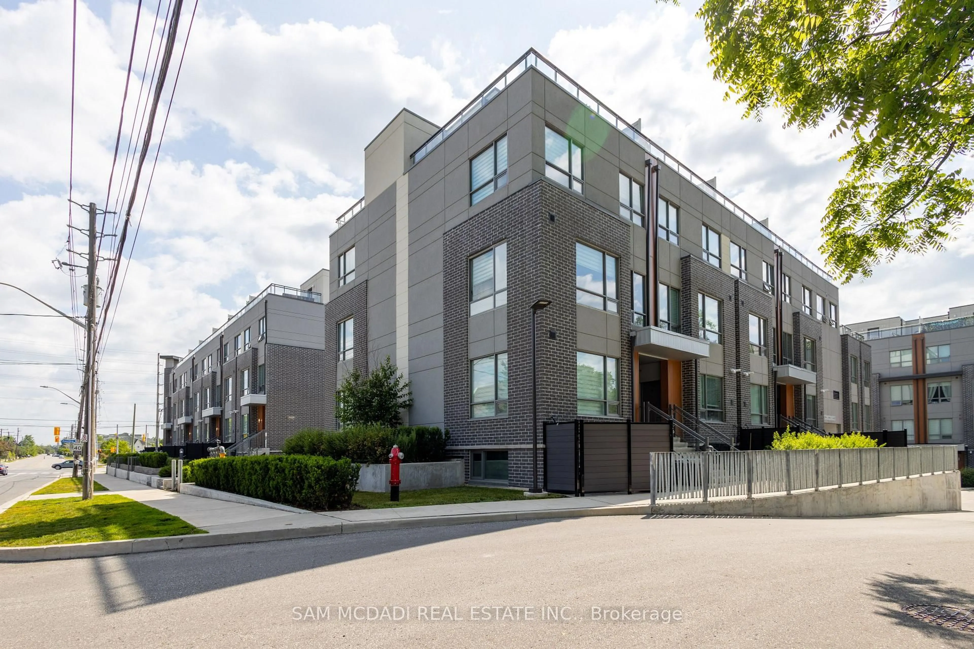 Unknown for 670 Atwater Ave #1, Mississauga Ontario L5G 0B6