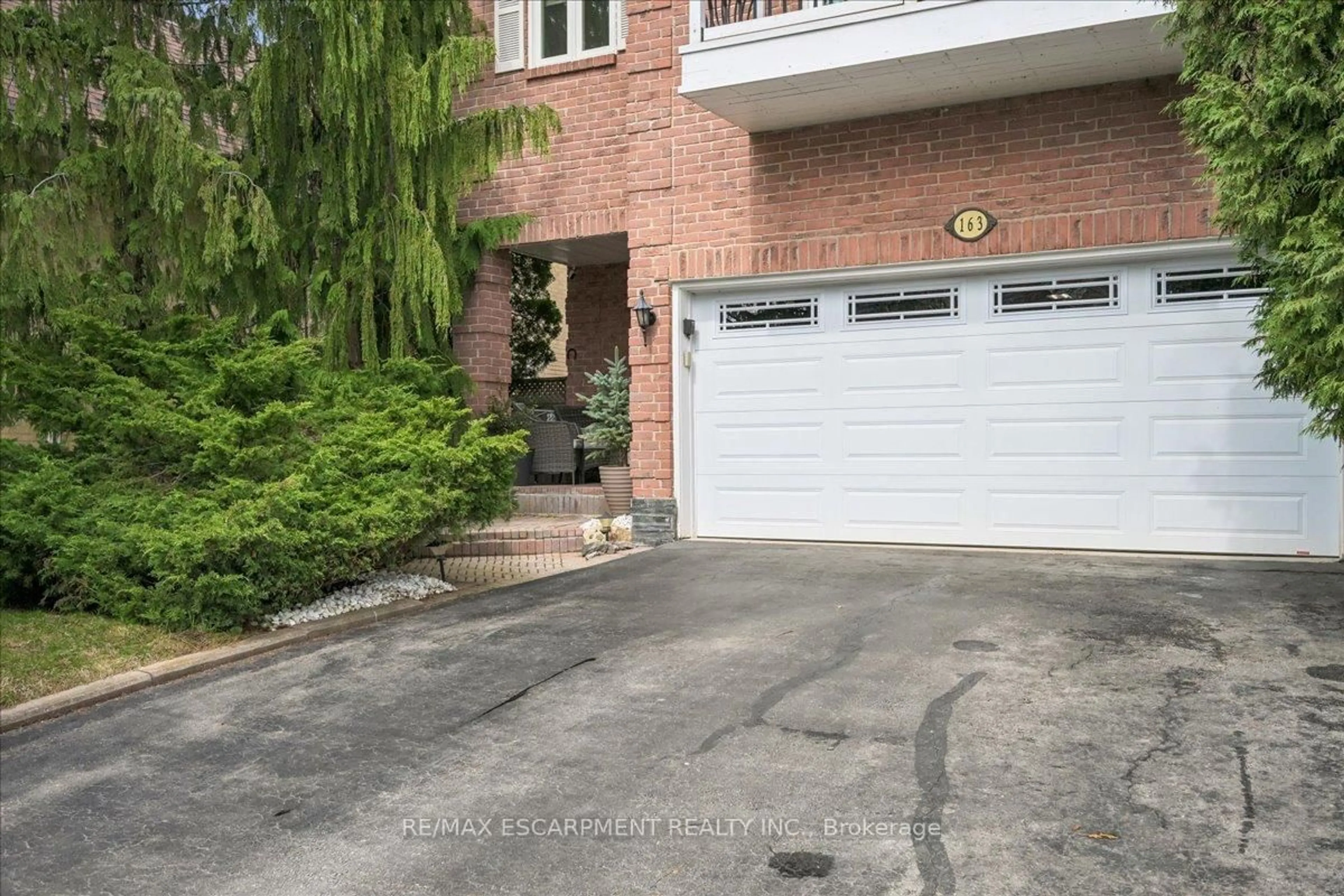Home with brick exterior material, street for 163 Romain Cres, Oakville Ontario L6H 5A7