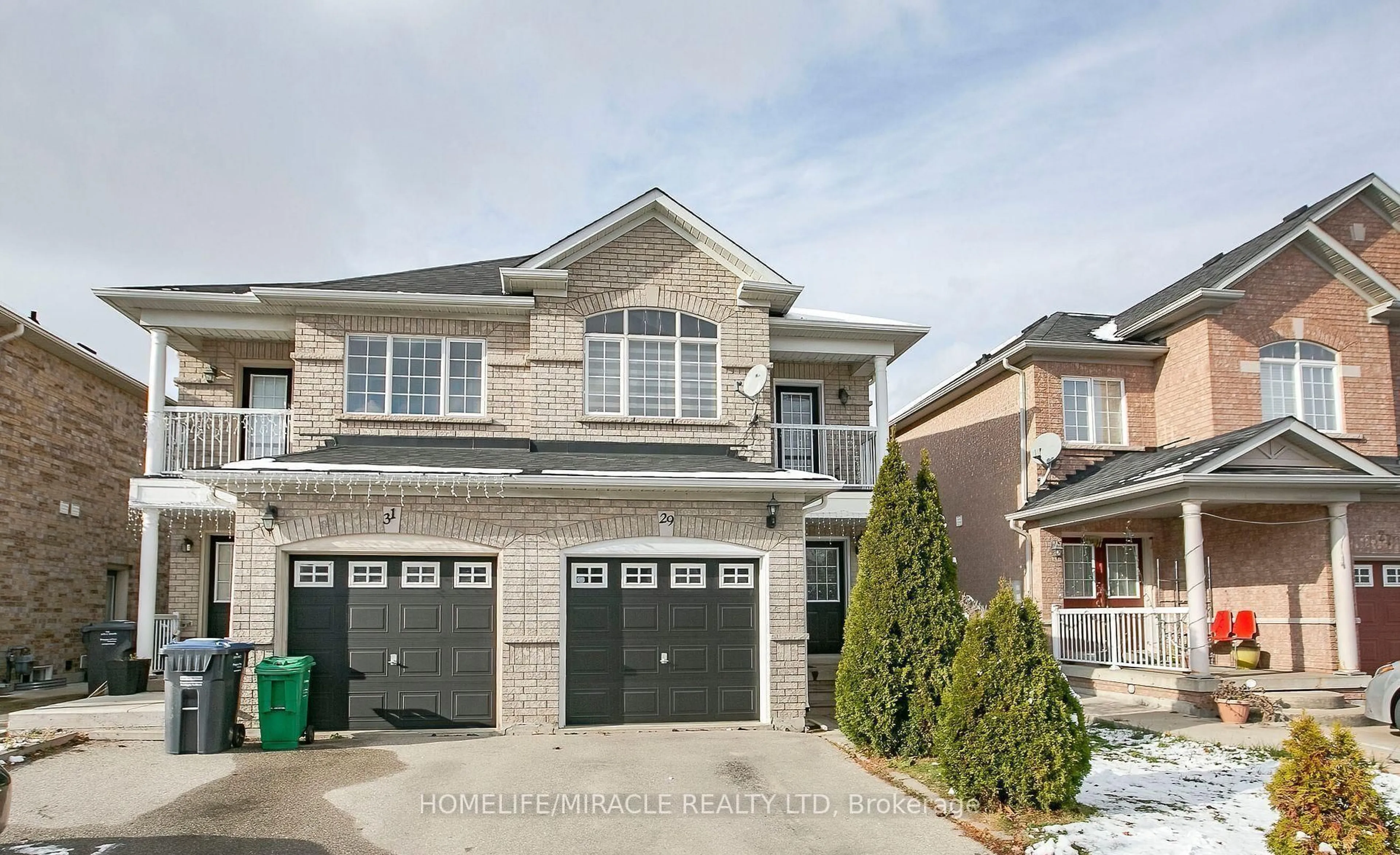 Home with brick exterior material, street for 29 Dewridge Crt, Brampton Ontario L6R 3C1