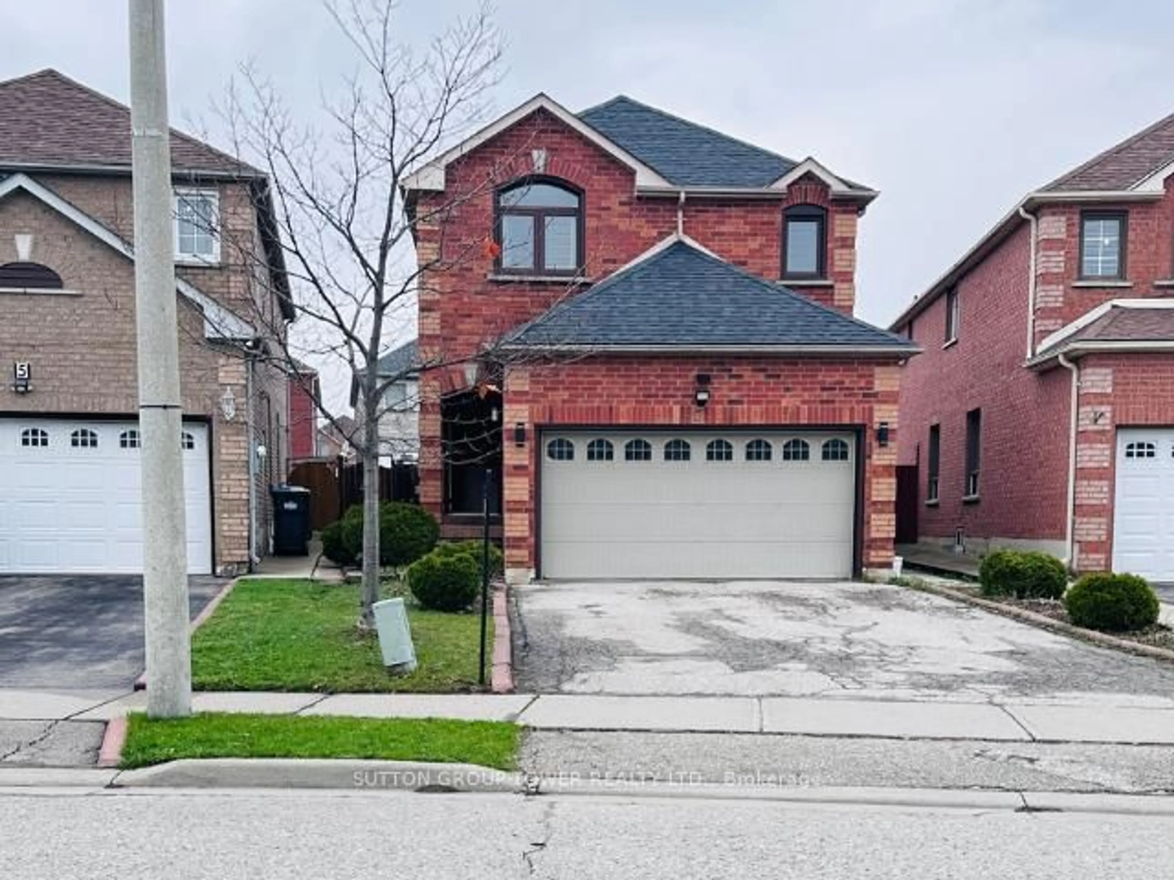 Home with brick exterior material, street for 3 Arthurs Cres, Brampton Ontario L6Y 4Y5