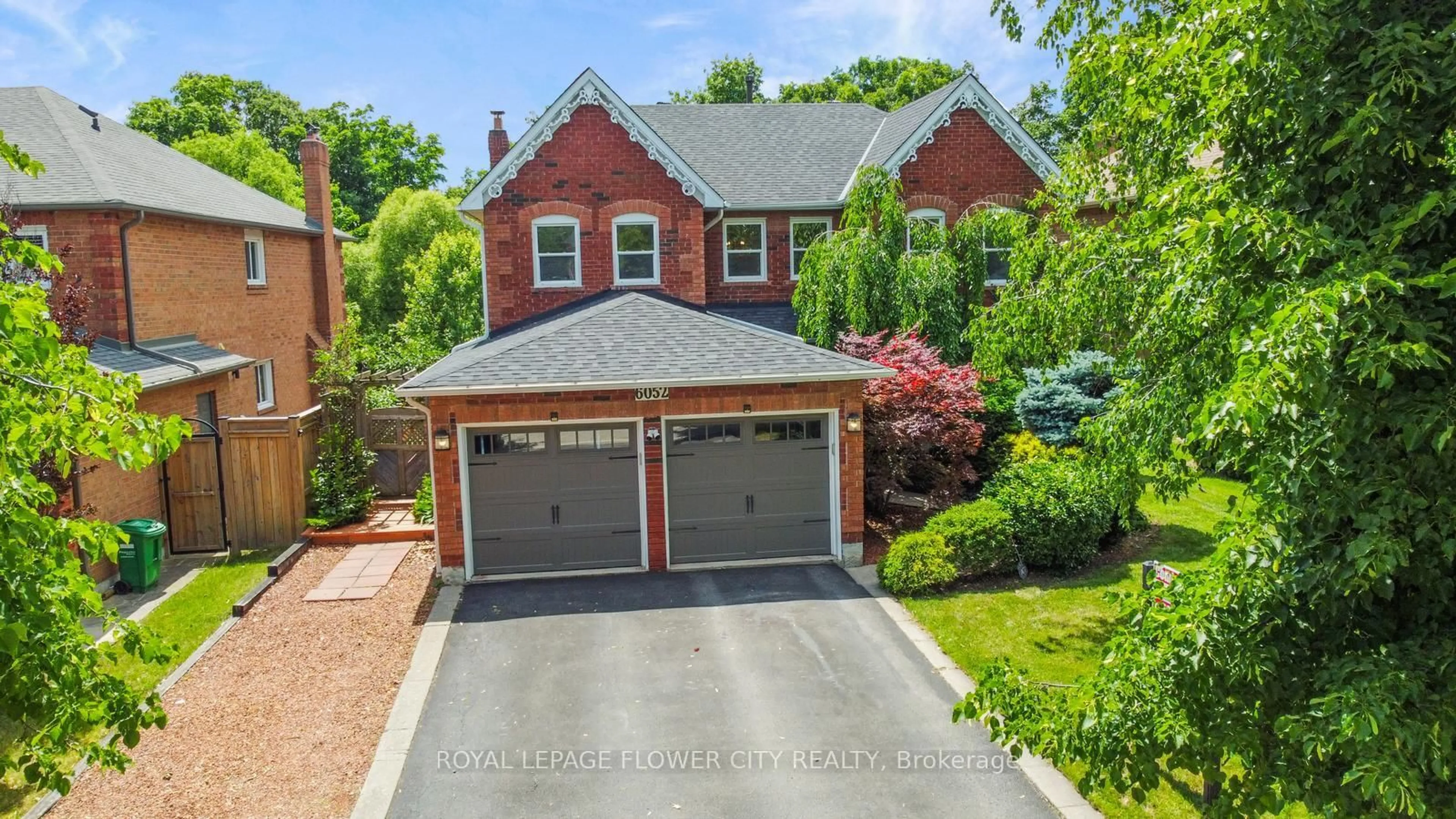 Home with brick exterior material, street for 6052 St. Ives Way, Mississauga Ontario L5N 4M1