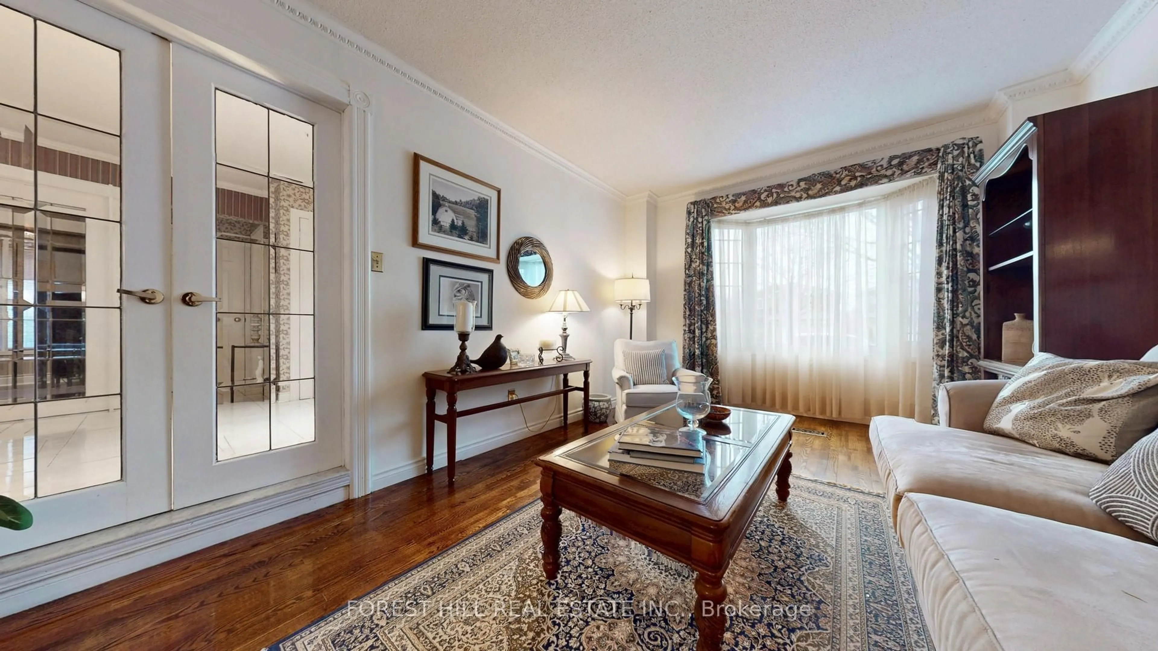 Living room with furniture, unknown for 11 Keystone Dr, Brampton Ontario L6Y 3K8