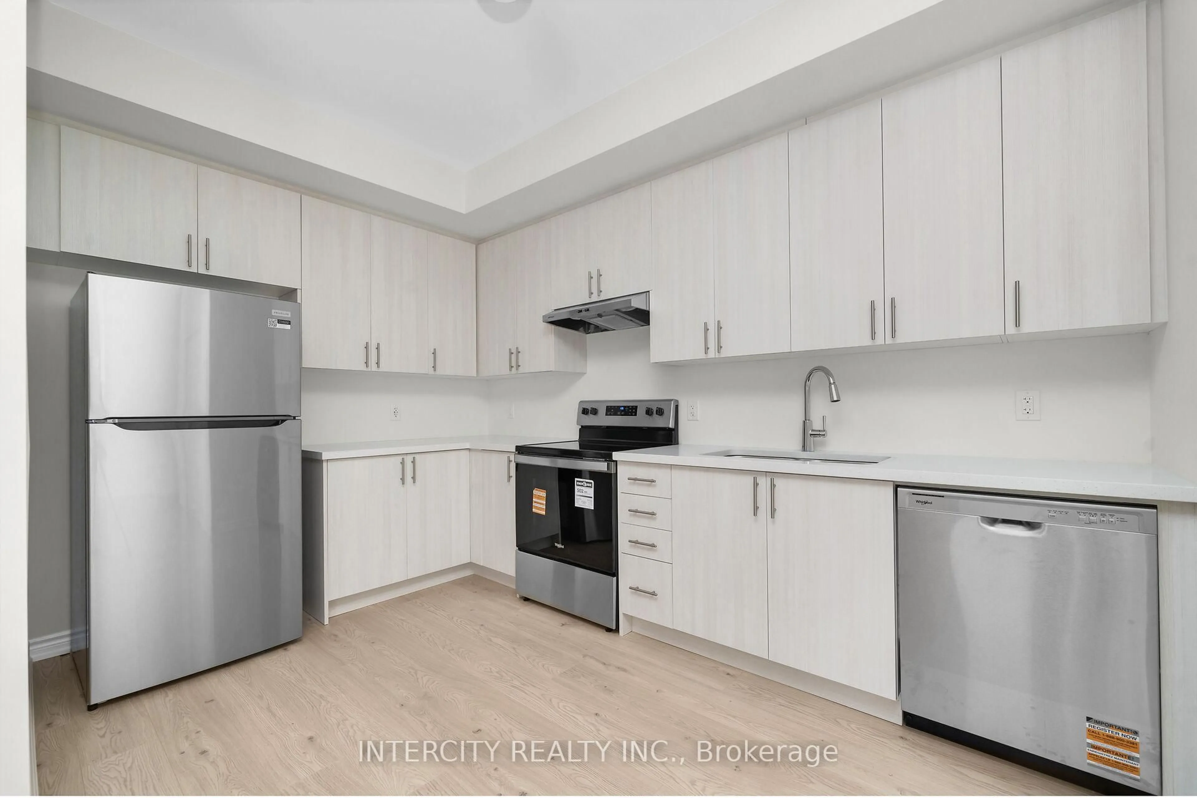 Standard kitchen, unknown for 24 Savvy Lane #34Z, Caledon Ontario L7C 1Z9