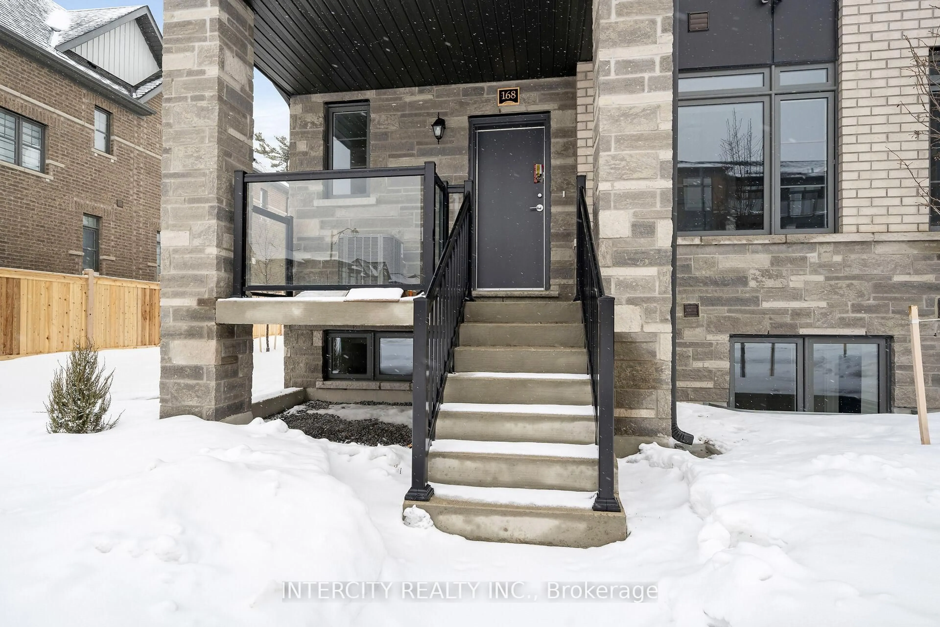 Indoor foyer for 168 Petch Ave #55Z, Caledon Ontario L7C 1Z9