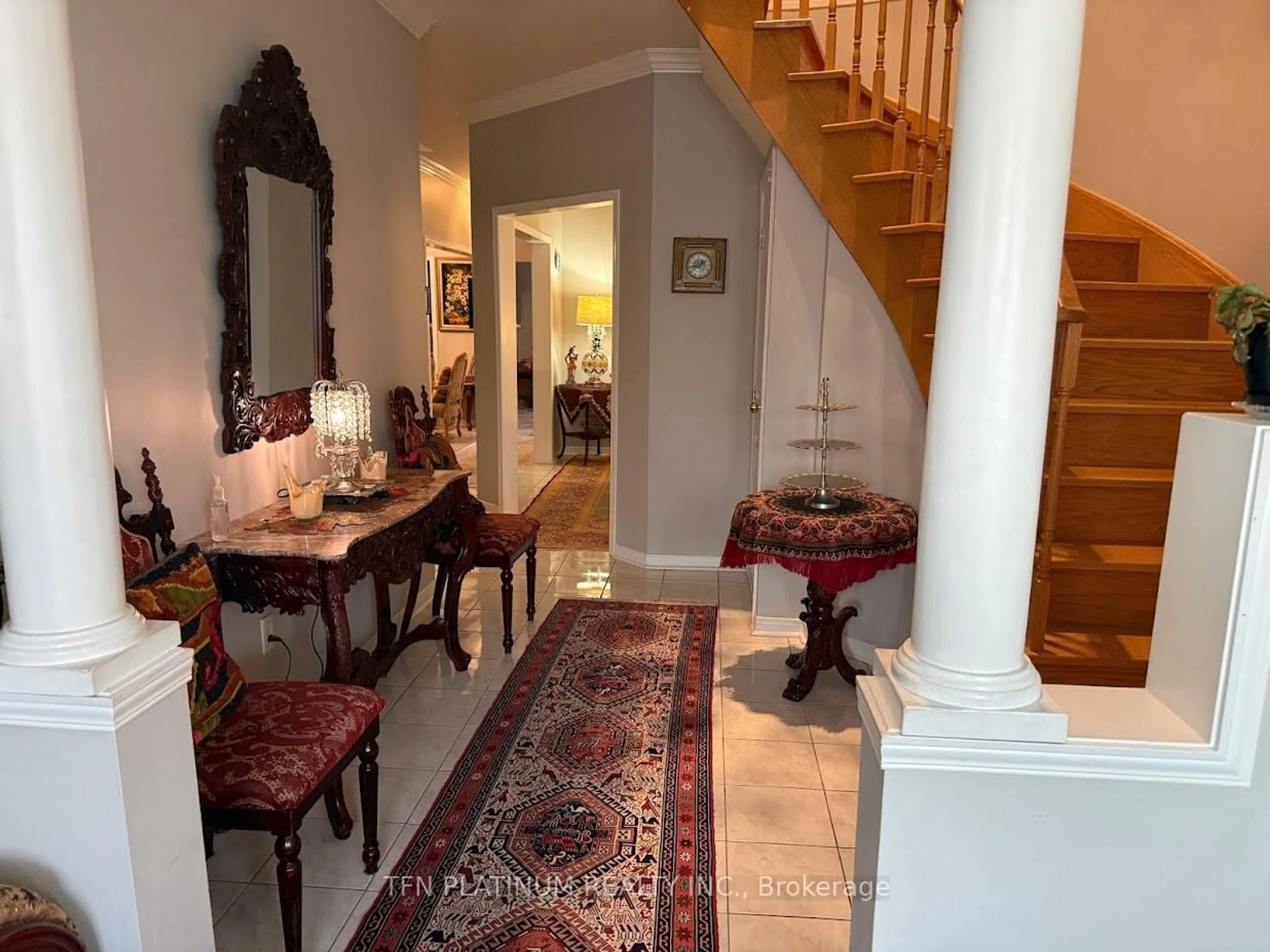 Indoor foyer for 3 Beckenham Rd, Brampton Ontario L6P 2L7