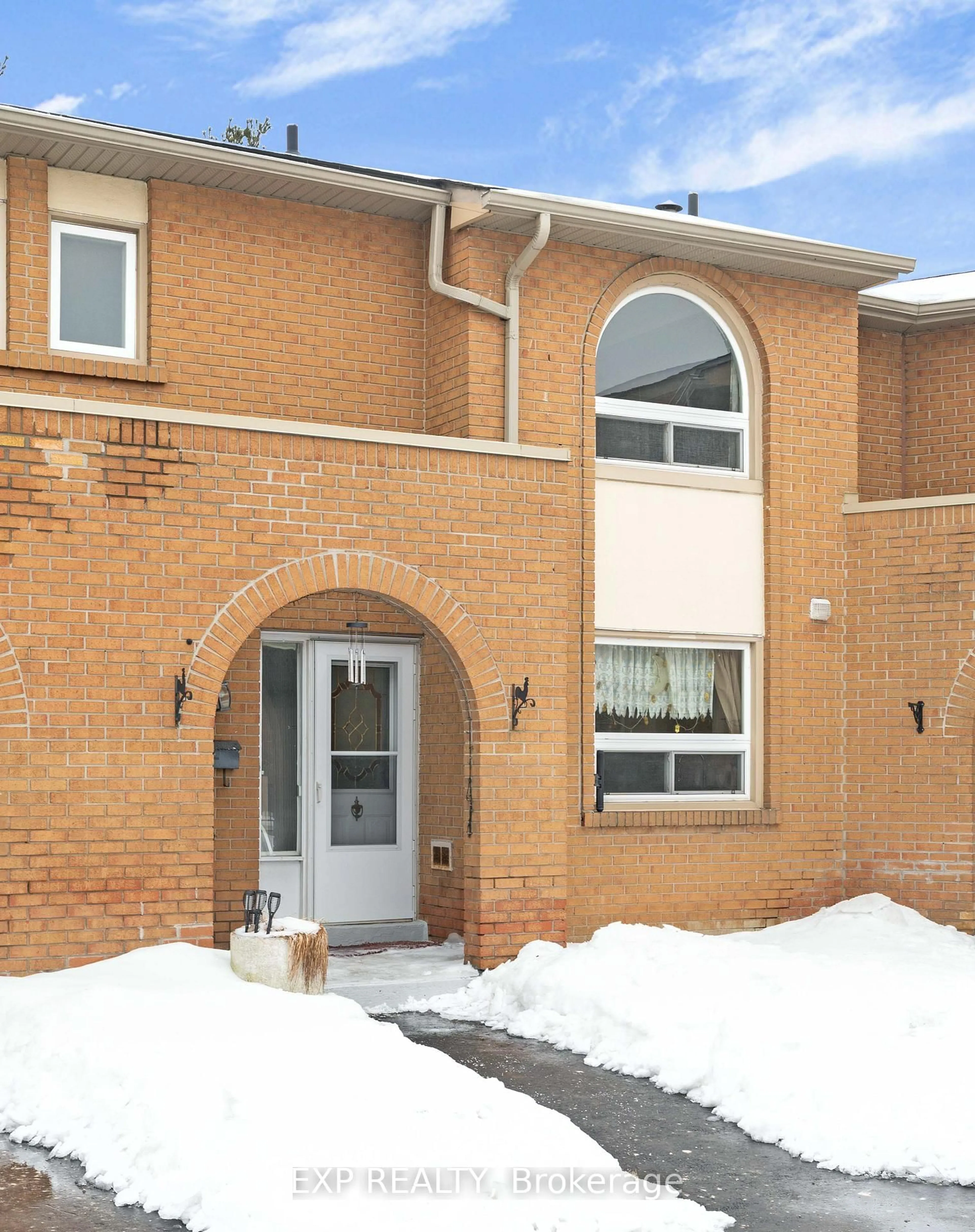 Home with brick exterior material, street for 1180 Mississauga Valley Blvd #4, Mississauga Ontario L5A 3M9