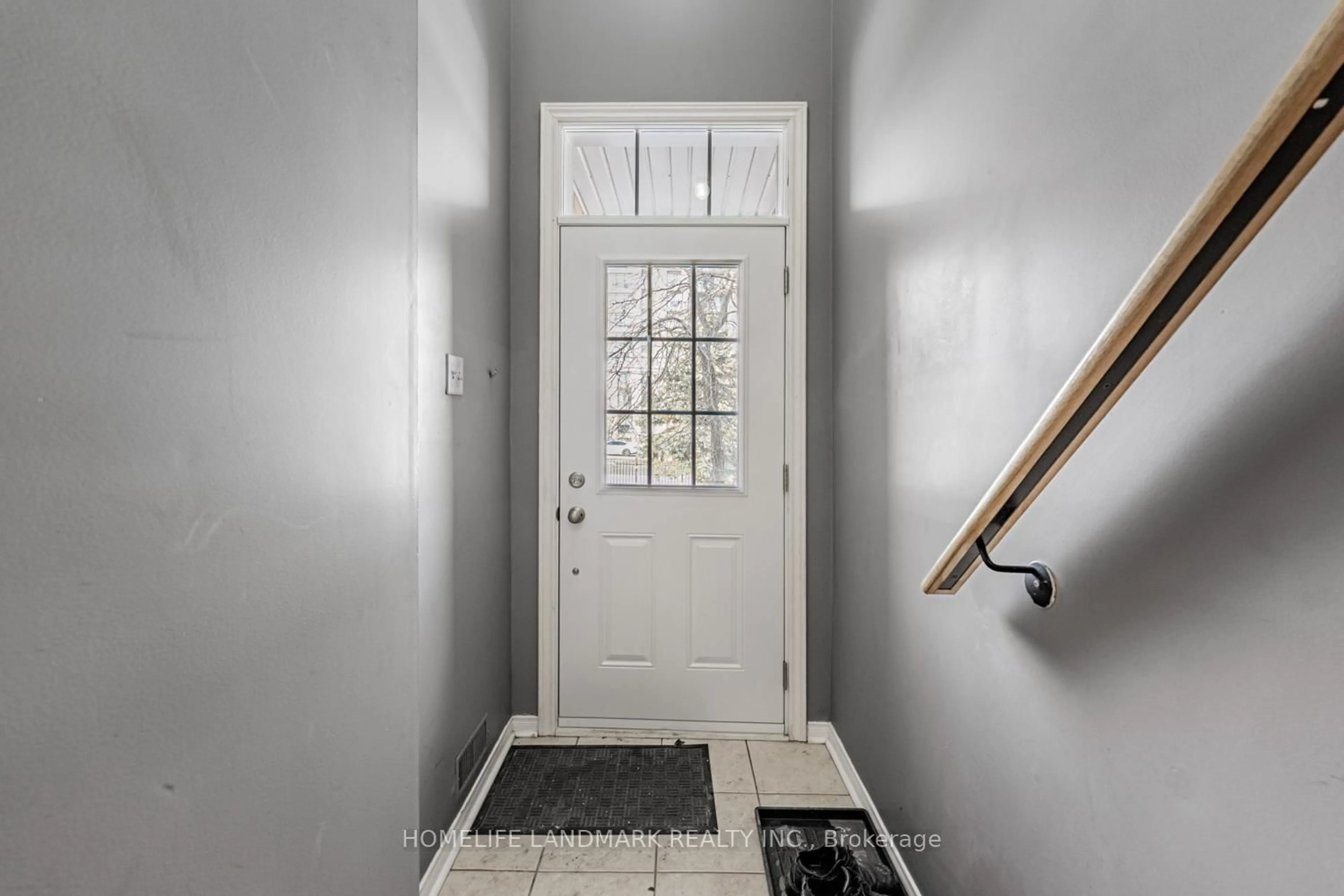 Indoor entryway for 4950 Albina Way #28, Mississauga Ontario L4Z 4J4